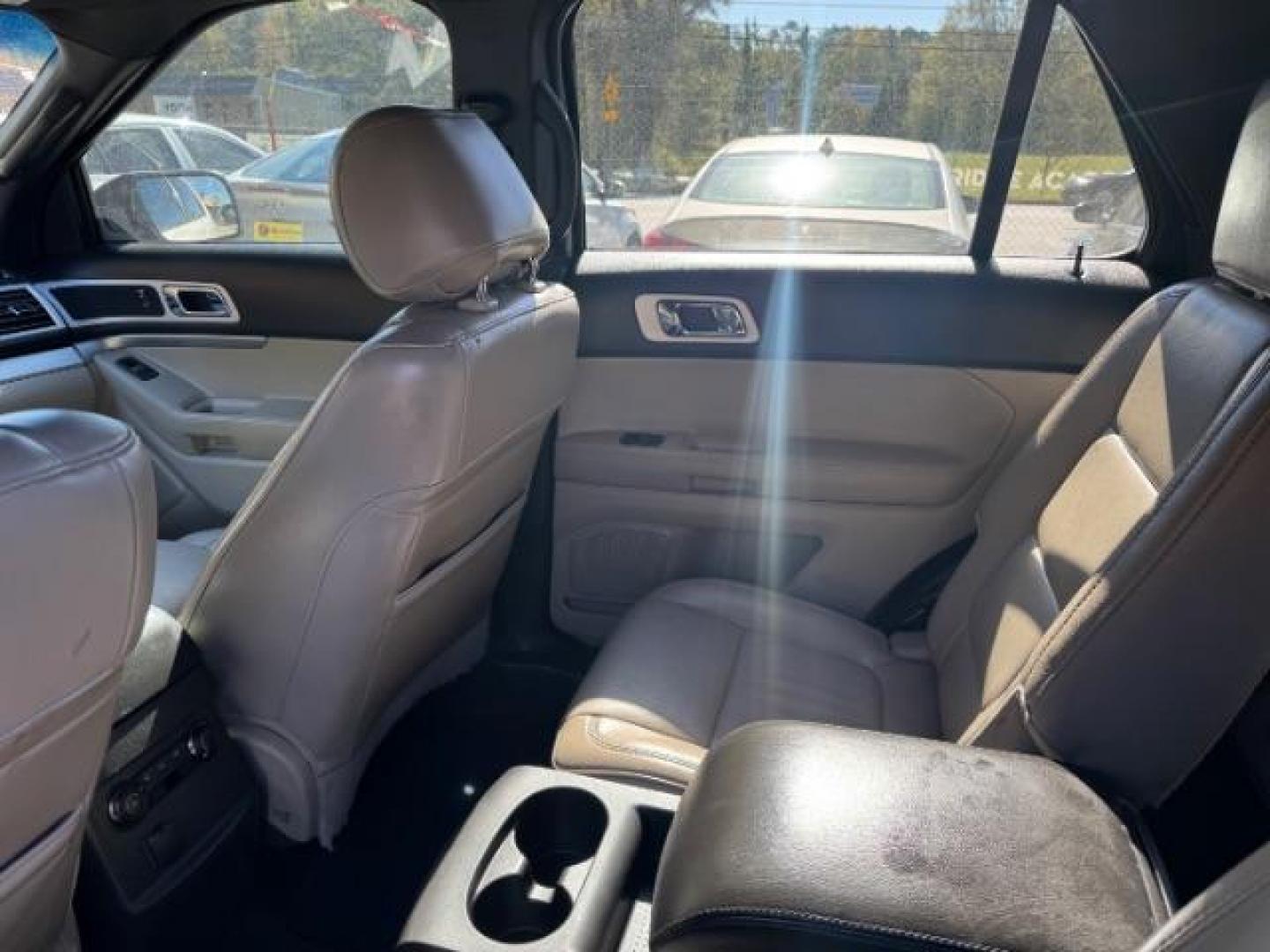 2013 White Ford Explorer XLT FWD (1FM5K7D87DG) with an 3.5L V6 DOHC 24V engine, 6-Speed Automatic transmission, located at 1806 Veterans Memorial Hwy SW, Austell, GA, 30168, (770) 944-9558, 33.817959, -84.606987 - Photo#13