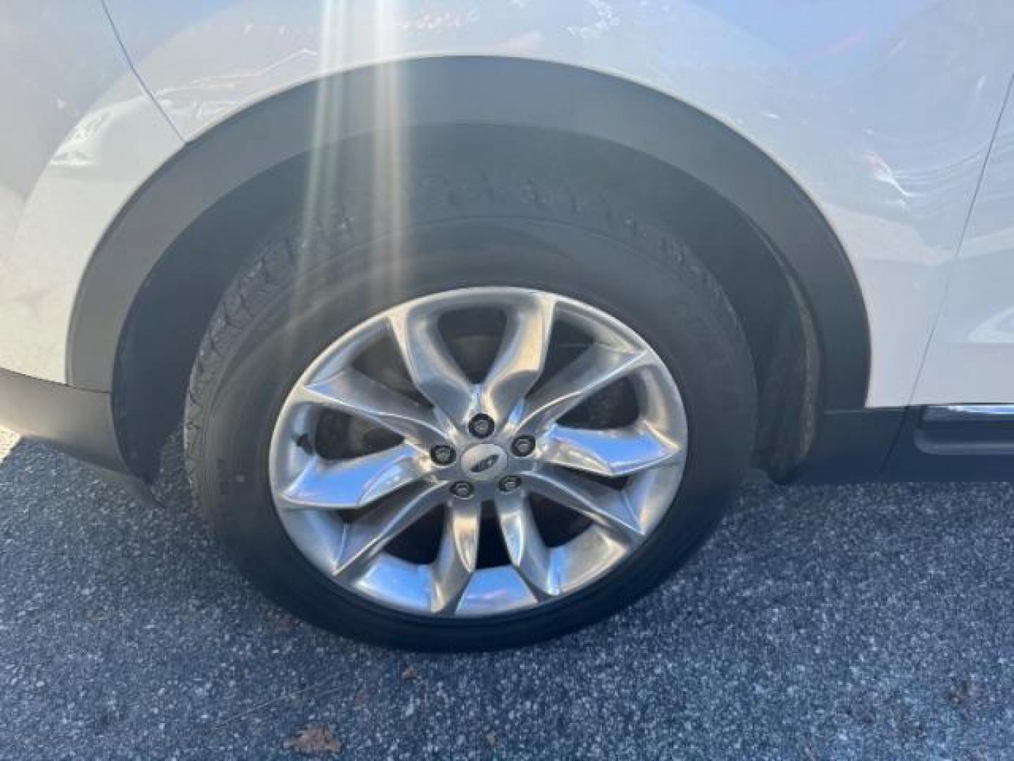 2013 White Ford Explorer XLT FWD (1FM5K7D87DG) with an 3.5L V6 DOHC 24V engine, 6-Speed Automatic transmission, located at 1806 Veterans Memorial Hwy SW, Austell, GA, 30168, (770) 944-9558, 33.817959, -84.606987 - Photo#22