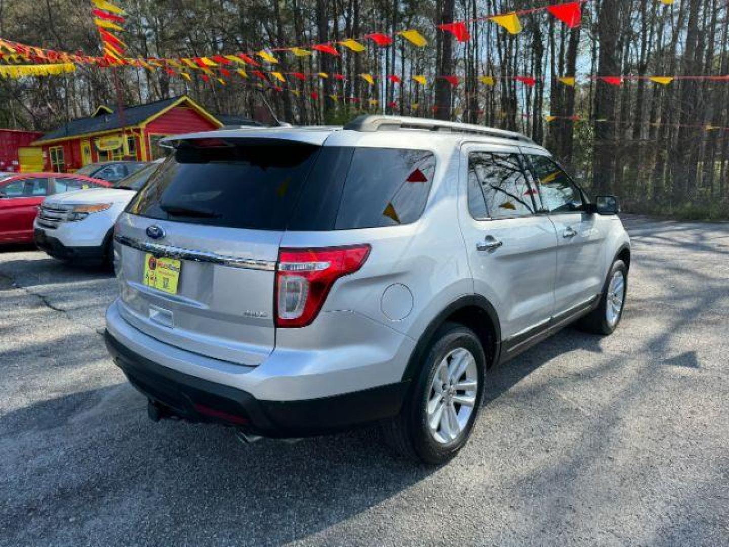 2011 Silver Ford Explorer XLT 4WD (1FMHK8D83BG) with an 3.5L V6 DOHC 24V engine, 6-Speed Automatic transmission, located at 1806 Veterans Memorial Hwy SW, Austell, GA, 30168, (770) 944-9558, 33.817959, -84.606987 - Photo#2