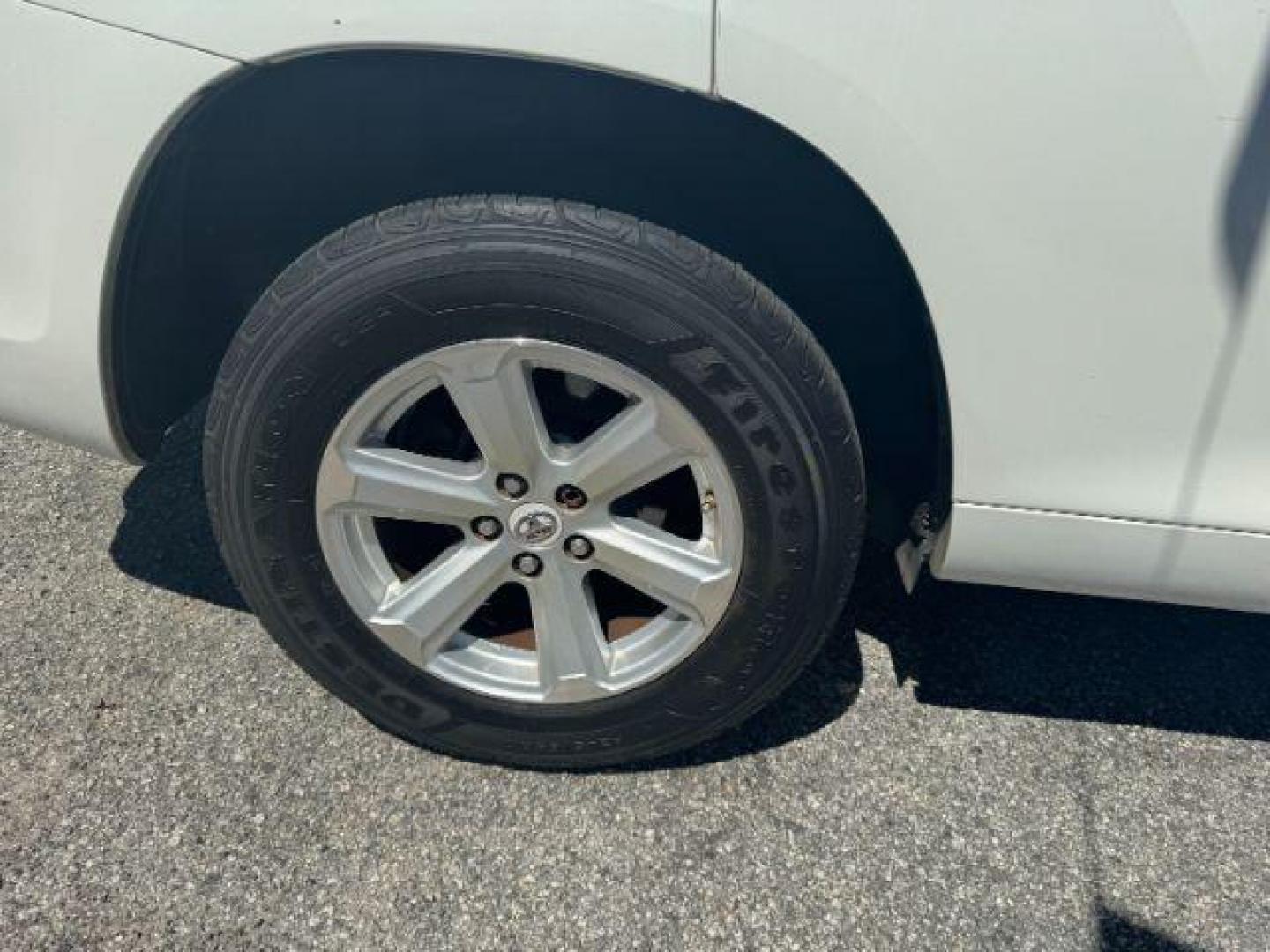 2008 White Toyota Highlander Base 4WD (JTEES41A782) with an 3.5L V6 DOHC 24V engine, 5-Speed Automatic transmission, located at 1806 Veterans Memorial Hwy SW, Austell, GA, 30168, (770) 944-9558, 33.817959, -84.606987 - Photo#19