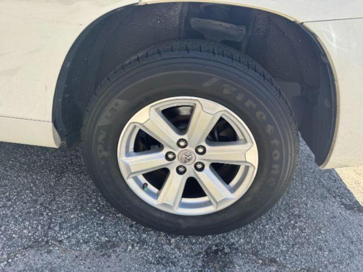 2008 White Toyota Highlander Base 4WD (JTEES41A782) with an 3.5L V6 DOHC 24V engine, 5-Speed Automatic transmission, located at 1806 Veterans Memorial Hwy SW, Austell, GA, 30168, (770) 944-9558, 33.817959, -84.606987 - Photo#22