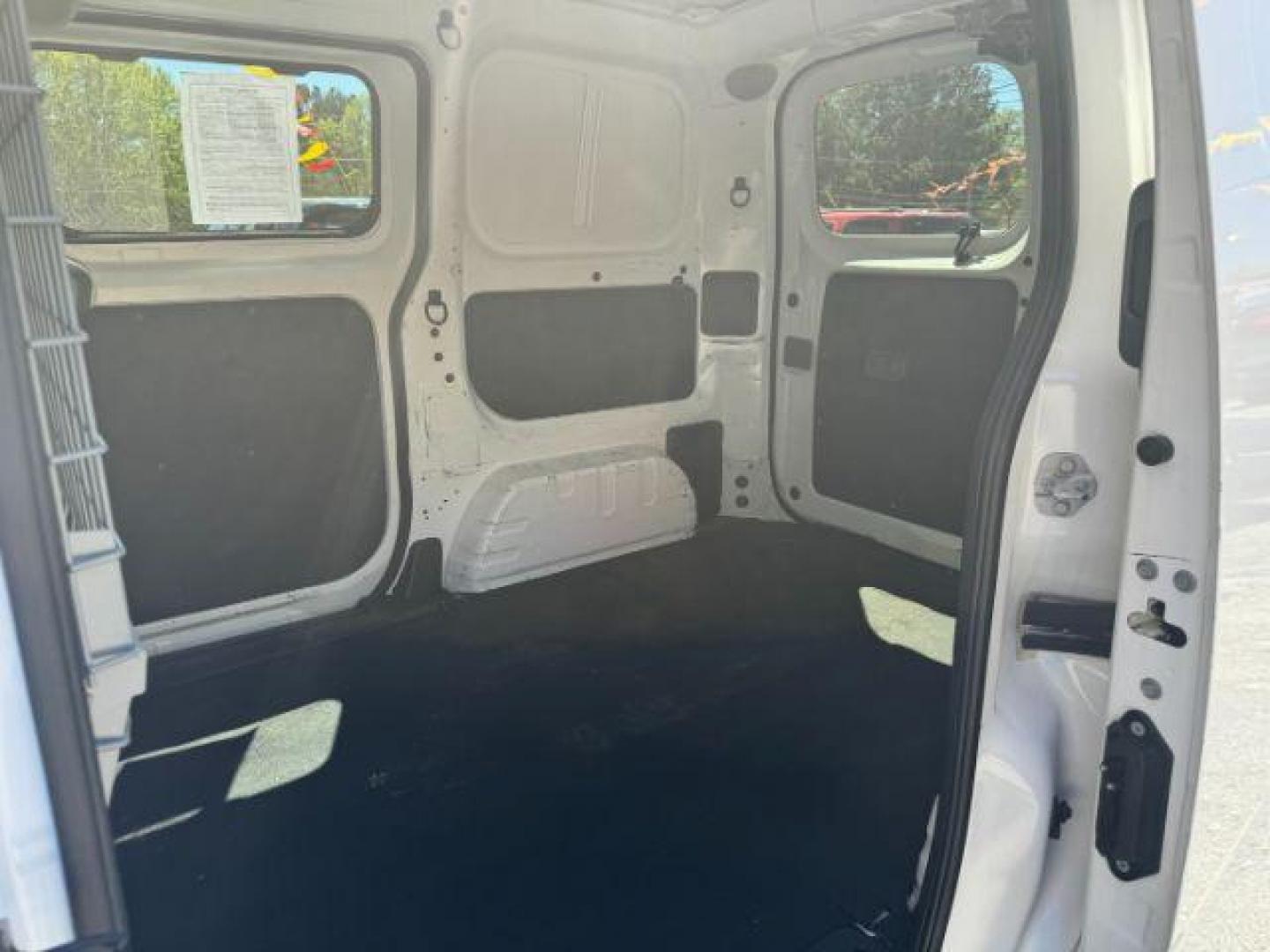 2020 White Nissan NV200 SV (3N6CM0KNXLK) with an 2.0L L4 DOHC 16V engine, Continuously Variable Transmission transmission, located at 1806 Veterans Memorial Hwy SW, Austell, GA, 30168, (770) 944-9558, 33.817959, -84.606987 - Photo#9