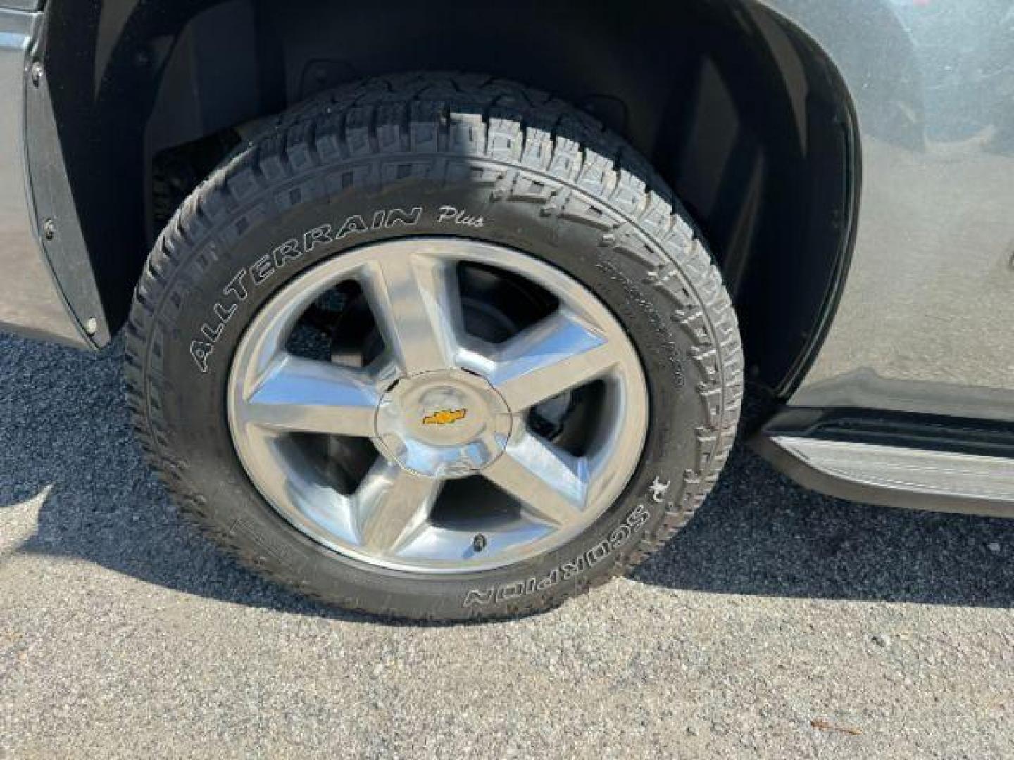 2011 Green Chevrolet Tahoe LTZ 2WD (1GNSCCE05BR) with an 5.3L V8 OHV 16V FFV engine, 6-Speed Automatic transmission, located at 1806 Veterans Memorial Hwy SW, Austell, GA, 30168, (770) 944-9558, 33.817959, -84.606987 - Photo#26