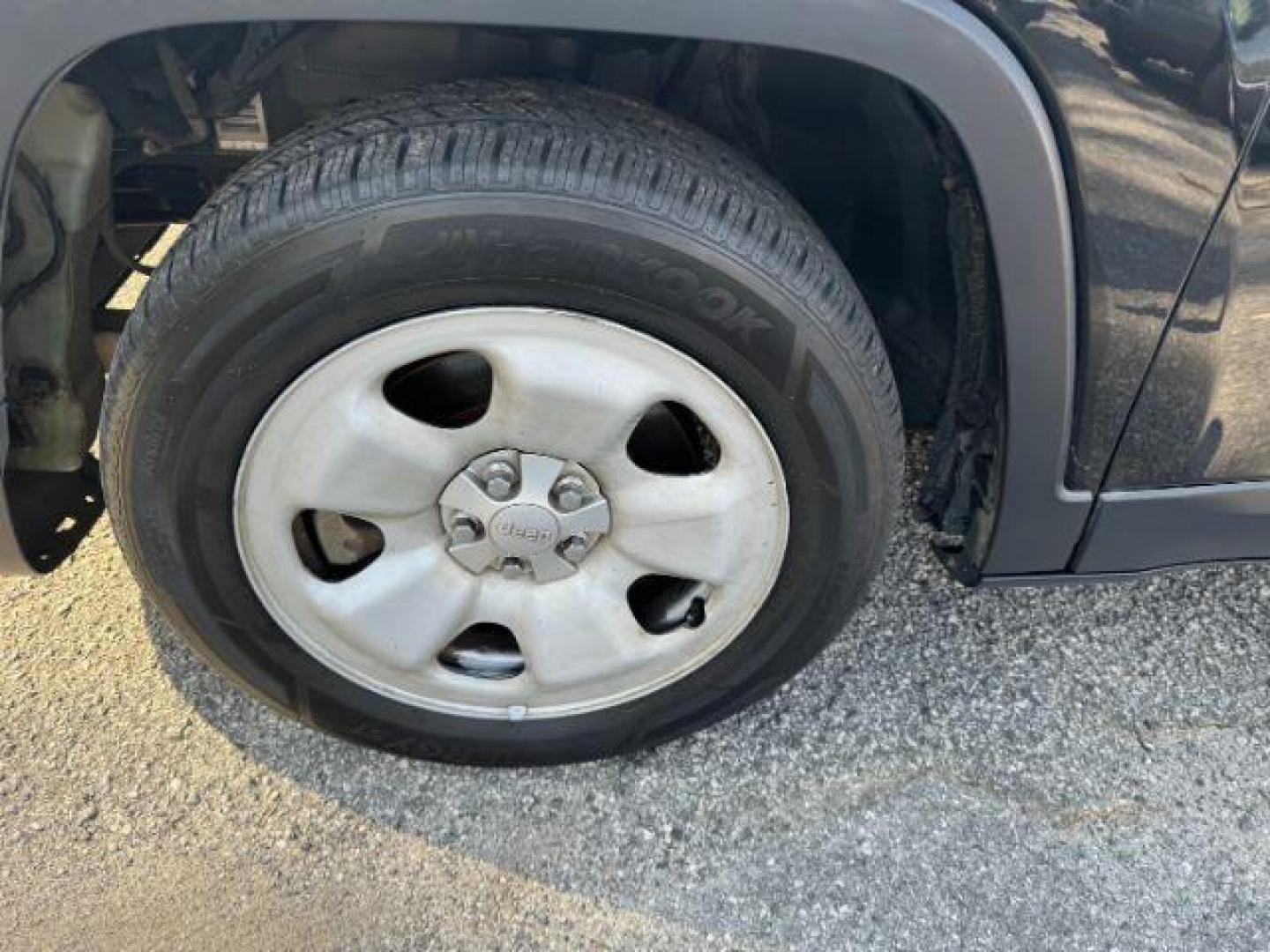 2014 Black Jeep Cherokee Sport FWD (1C4PJLAB7EW) with an 2.4L L4 DOHC 16V engine, 9-Speed Automatic transmission, located at 1806 Veterans Memorial Hwy SW, Austell, GA, 30168, (770) 944-9558, 33.817959, -84.606987 - Photo#20