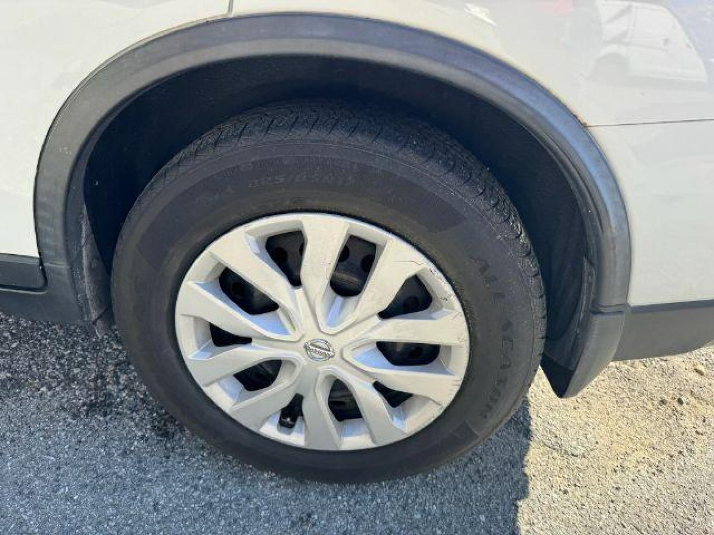 2015 White Nissan Rogue S 2WD (KNMAT2MT3FP) with an 2.5L L4 DOHC 16V engine, Continuously Variable Transmission transmission, located at 1806 Veterans Memorial Hwy SW, Austell, GA, 30168, (770) 944-9558, 33.817959, -84.606987 - Photo#21