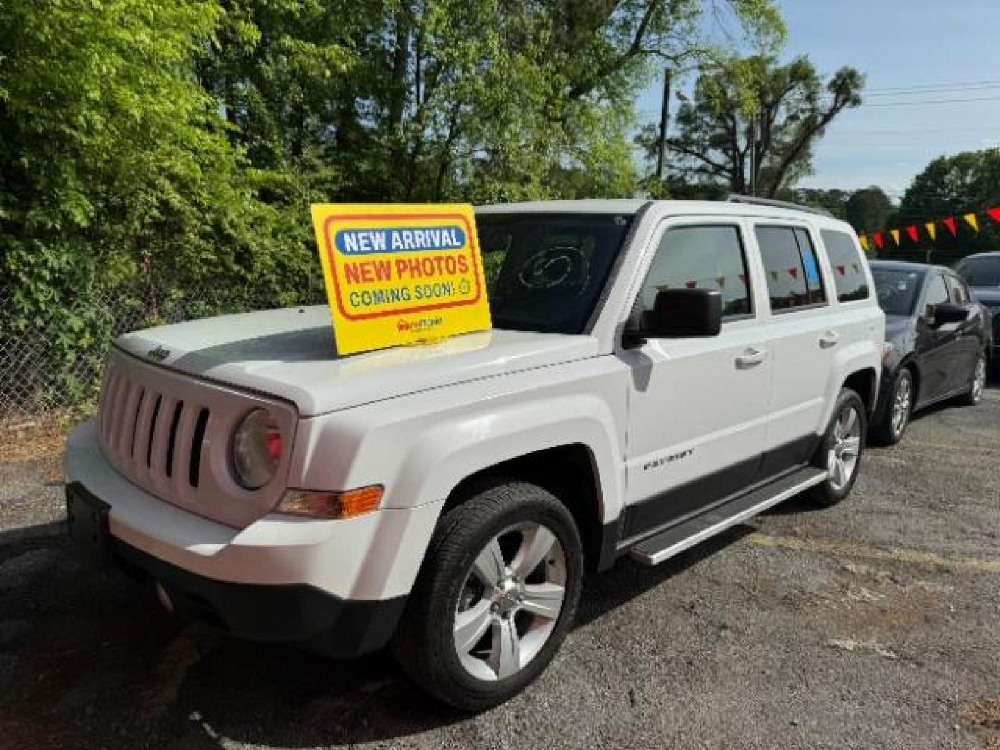 2017 White Jeep Patriot Latitude 2WD (1C4NJPFA5HD) with an 2.0L L4 DOHC 16V engine, located at 1806 Veterans Memorial Hwy SW, Austell, GA, 30168, (770) 944-9558, 33.817959, -84.606987 - Photo#0