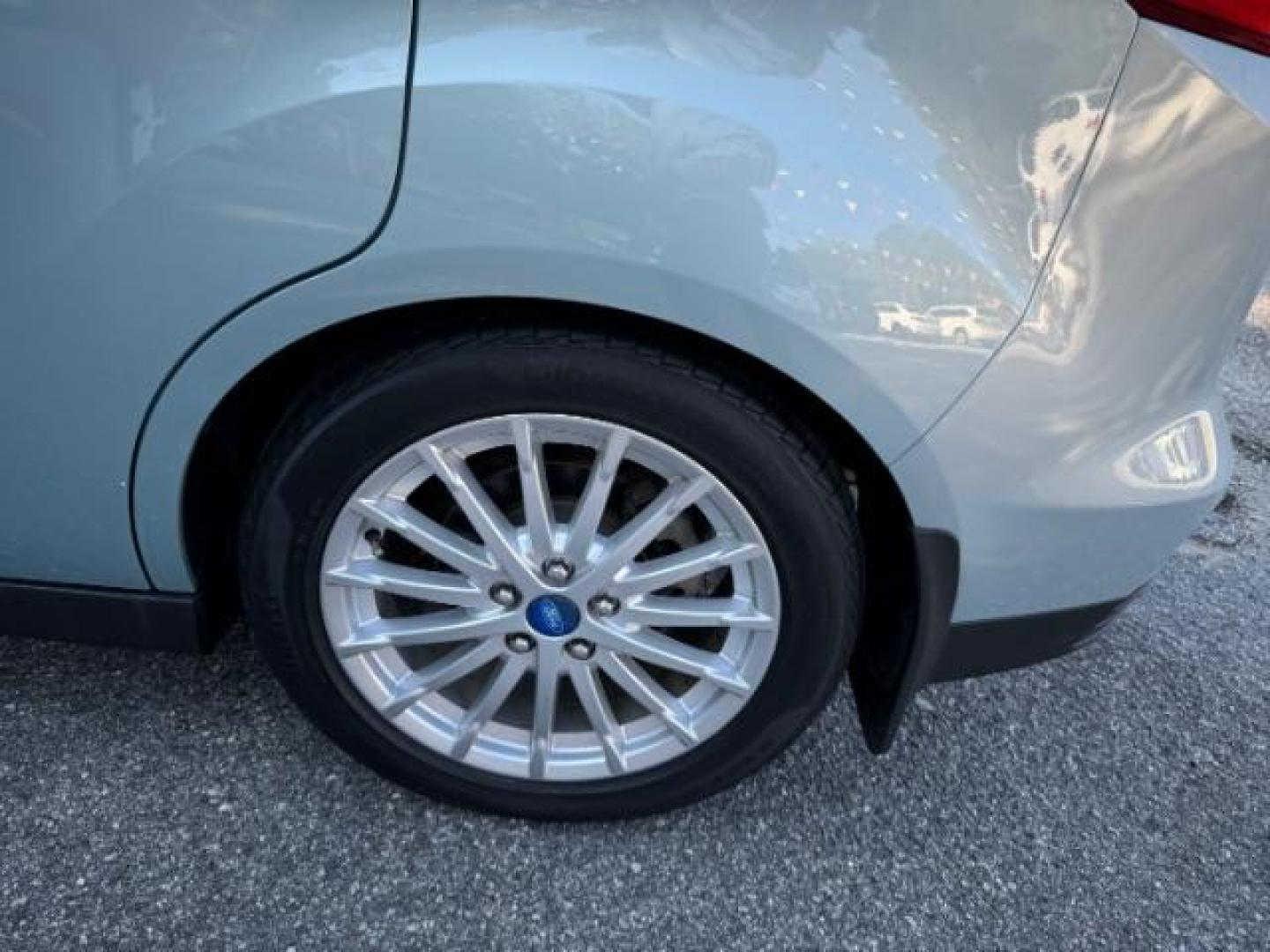 2013 Blue Ford C-Max Hybrid SE (1FADP5AU2DL) with an 2.0L L4 DOHC 16V HYBRID engine, Continuously Variable Transmission transmission, located at 1806 Veterans Memorial Hwy SW, Austell, GA, 30168, (770) 944-9558, 33.817959, -84.606987 - Photo#19