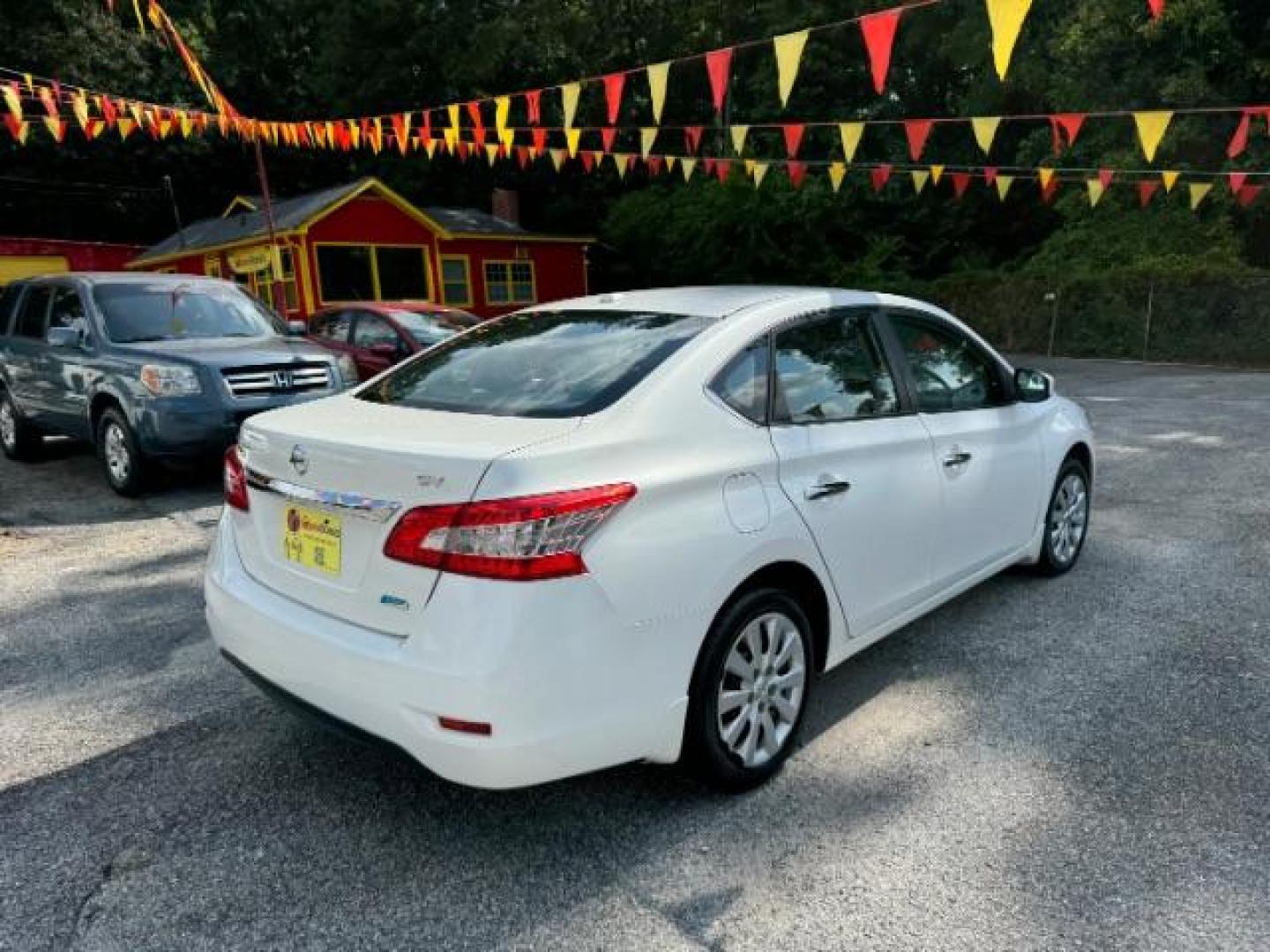 2013 White Nissan Sentra SV (3N1AB7AP5DL) with an 1.8L L4 SFI DOHC 16V engine, Continuously Variable Transmission transmission, located at 1806 Veterans Memorial Hwy SW, Austell, GA, 30168, (770) 944-9558, 33.817959, -84.606987 - Photo#5