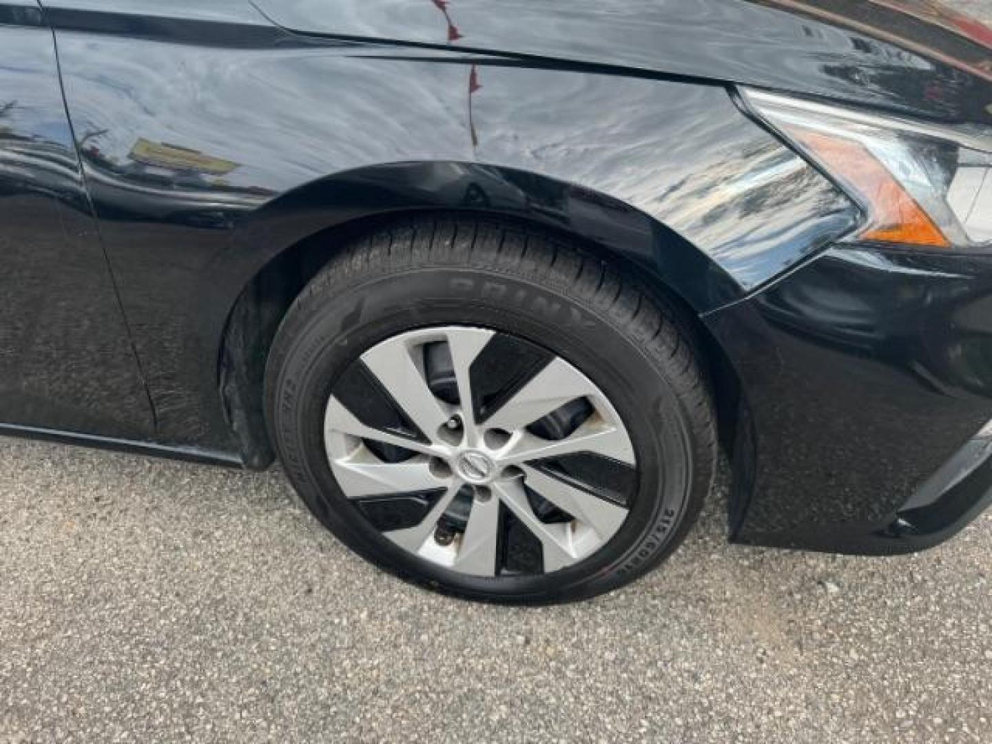 2019 Black Nissan Altima 2.5 S (1N4BL4BV3KN) with an 2.5L L4 DOHC 16V engine, Continuously Variable Transmission transmission, located at 1806 Veterans Memorial Hwy SW, Austell, GA, 30168, (770) 944-9558, 33.817959, -84.606987 - Photo#17