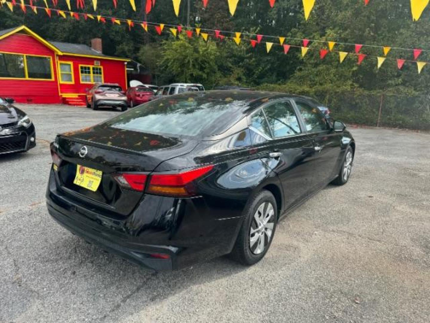 2019 Black Nissan Altima 2.5 S (1N4BL4BV3KN) with an 2.5L L4 DOHC 16V engine, Continuously Variable Transmission transmission, located at 1806 Veterans Memorial Hwy SW, Austell, GA, 30168, (770) 944-9558, 33.817959, -84.606987 - Photo#3