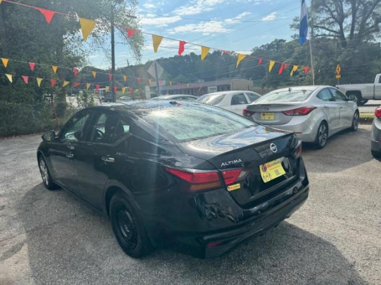 2019 Black Nissan Altima 2.5 S (1N4BL4BV3KN) with an 2.5L L4 DOHC 16V engine, Continuously Variable Transmission transmission, located at 1806 Veterans Memorial Hwy SW, Austell, GA, 30168, (770) 944-9558, 33.817959, -84.606987 - Photo#5