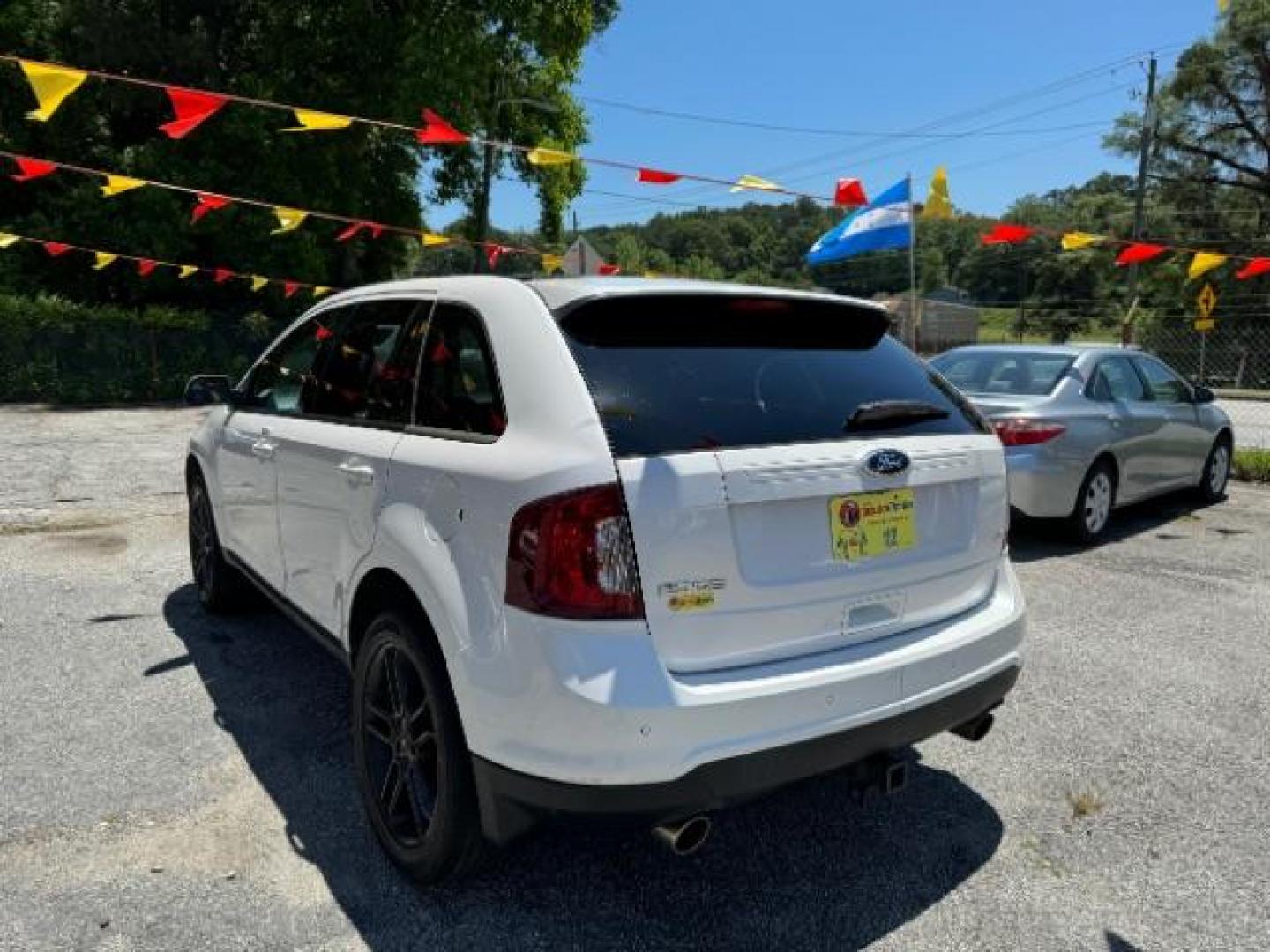 2013 White Ford Edge SEL FWD (2FMDK3JC7DB) with an 3.5L V6 DOHC 24V engine, 6-Speed Automatic transmission, located at 1806 Veterans Memorial Hwy SW, Austell, GA, 30168, (770) 944-9558, 33.817959, -84.606987 - Photo#5