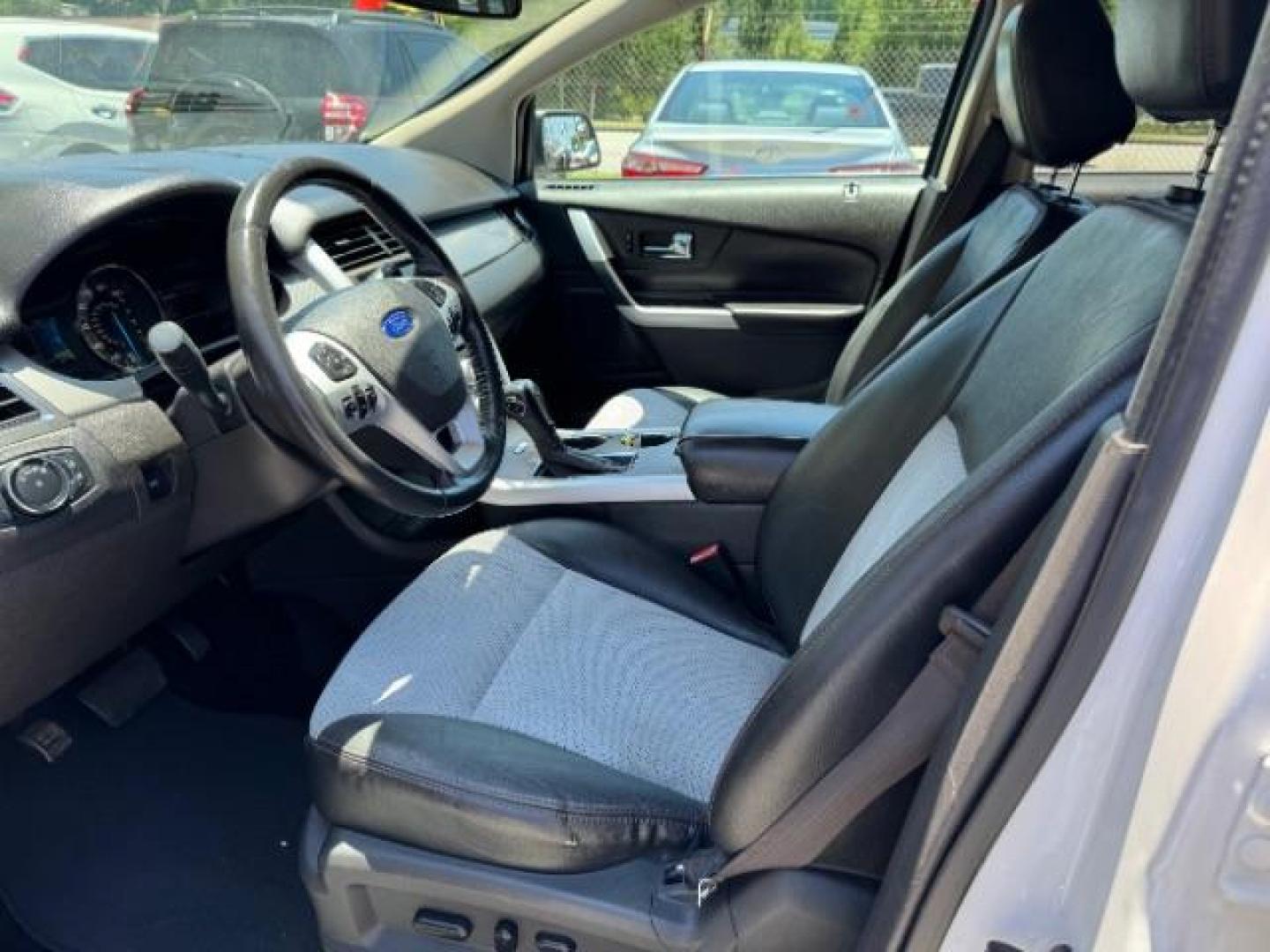 2013 White Ford Edge SEL FWD (2FMDK3JC7DB) with an 3.5L V6 DOHC 24V engine, 6-Speed Automatic transmission, located at 1806 Veterans Memorial Hwy SW, Austell, GA, 30168, (770) 944-9558, 33.817959, -84.606987 - Photo#6