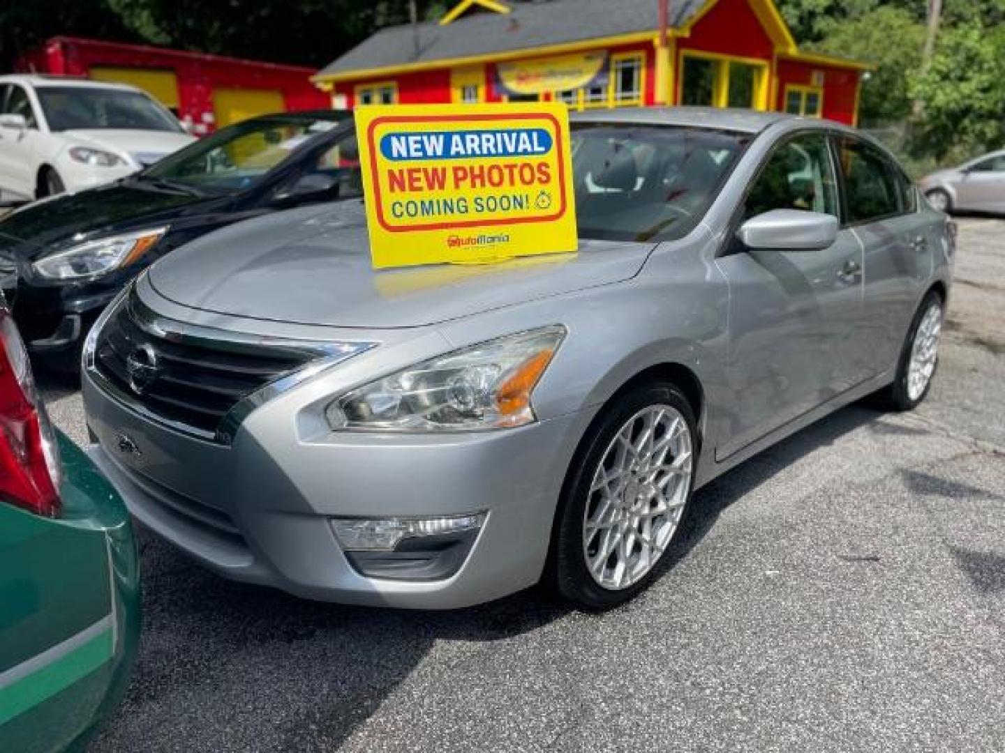 2014 Silver Nissan Altima 2.5 S (1N4AL3AP6EN) with an 2.5L L4 DOHC 16V engine, Continuously Variable Transmission transmission, located at 1806 Veterans Memorial Hwy SW, Austell, GA, 30168, (770) 944-9558, 33.817959, -84.606987 - Photo#0