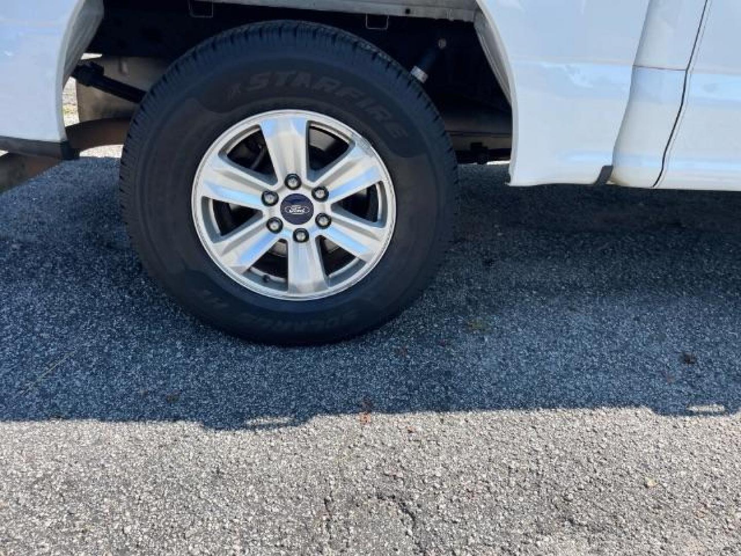 2015 White Ford F-150 XLT SuperCrew 5.5-ft. Bed 2WD (1FTEW1CF3FF) with an 5.0L V8 engine, 6-Speed Automatic transmission, located at 1806 Veterans Memorial Hwy SW, Austell, GA, 30168, (770) 944-9558, 33.817959, -84.606987 - Photo#17