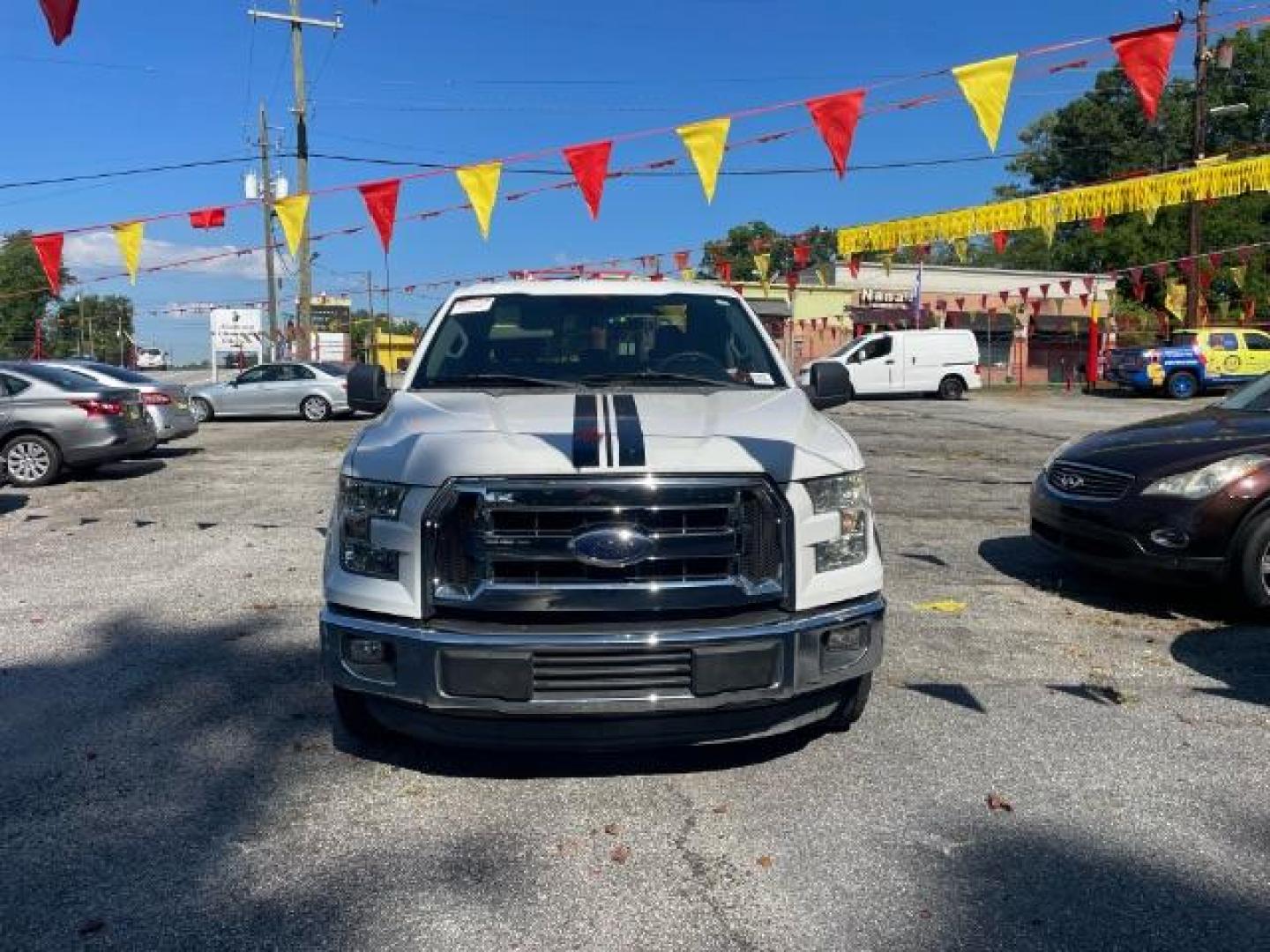 2015 White Ford F-150 XLT SuperCrew 5.5-ft. Bed 2WD (1FTEW1CF3FF) with an 5.0L V8 engine, 6-Speed Automatic transmission, located at 1806 Veterans Memorial Hwy SW, Austell, GA, 30168, (770) 944-9558, 33.817959, -84.606987 - Photo#1