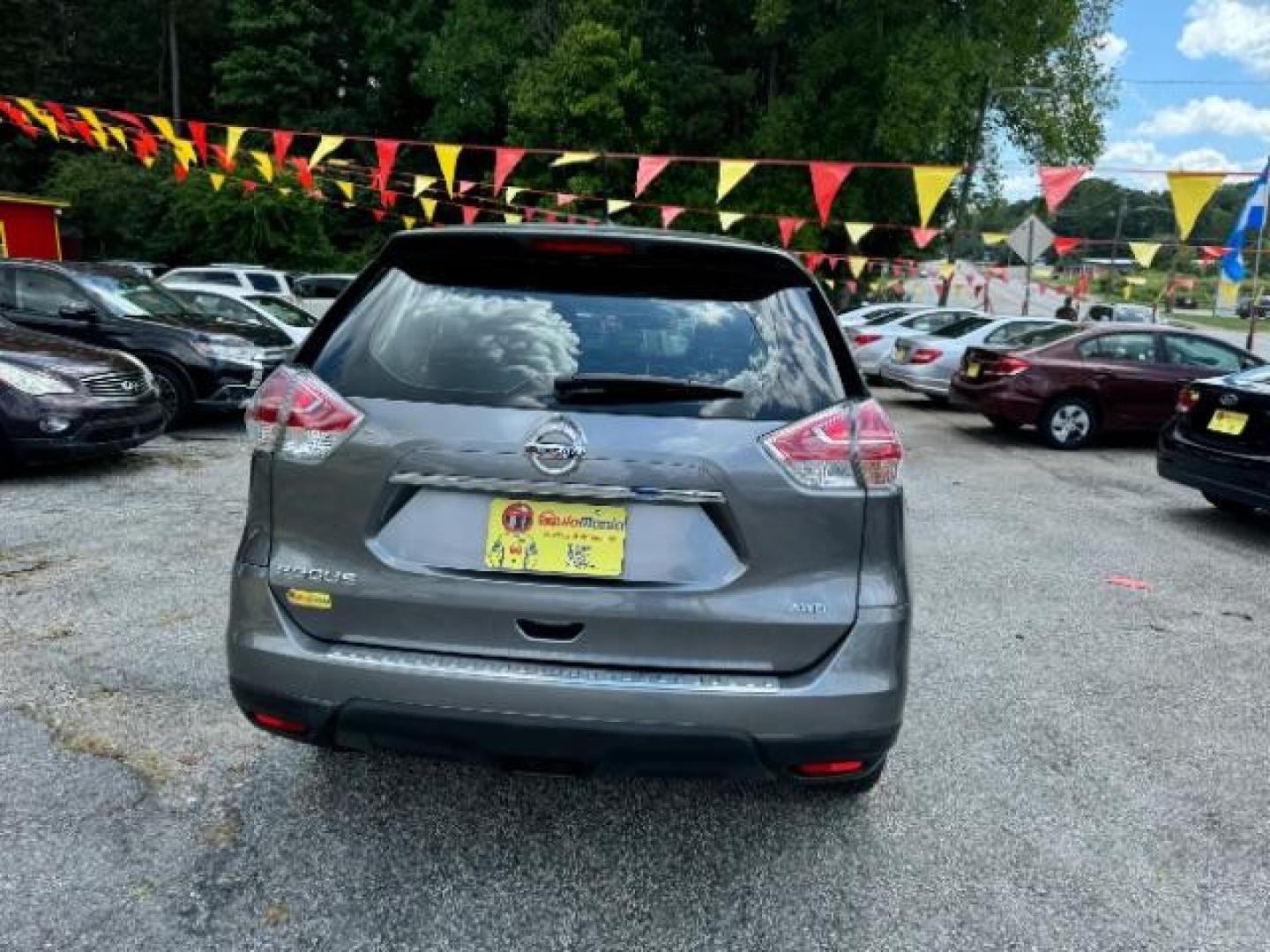 2016 Gray Nissan Rogue SPORT UTILITY 4-DR (KNMAT2MV0GP) with an 2.5L L4 DOHC 16V engine, Continuously Variable Transmission transmission, located at 1806 Veterans Memorial Hwy SW, Austell, GA, 30168, (770) 944-9558, 33.817959, -84.606987 - Photo#4