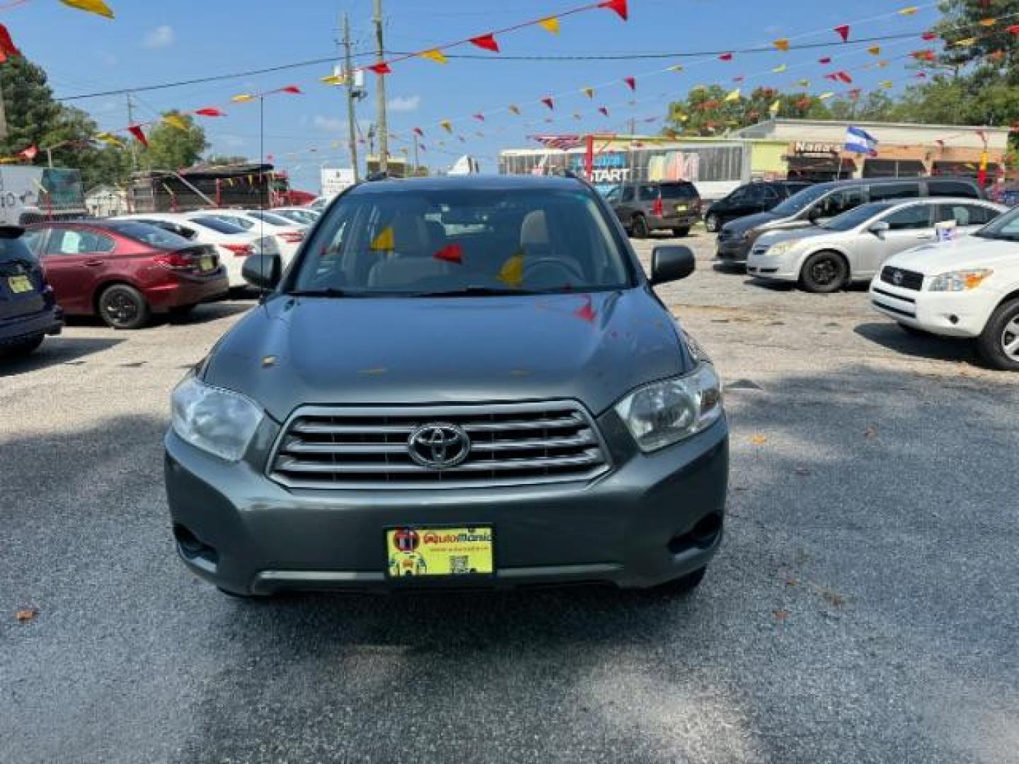 2008 Gray Toyota Highlander Base 4WD (JTEES41A582) with an 3.5L V6 DOHC 24V engine, 5-Speed Automatic transmission, located at 1806 Veterans Memorial Hwy SW, Austell, GA, 30168, (770) 944-9558, 33.817959, -84.606987 - Photo#1