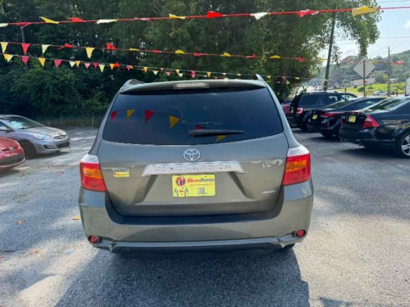 2008 Gray Toyota Highlander Base 4WD (JTEES41A582) with an 3.5L V6 DOHC 24V engine, 5-Speed Automatic transmission, located at 1806 Veterans Memorial Hwy SW, Austell, GA, 30168, (770) 944-9558, 33.817959, -84.606987 - Photo#4