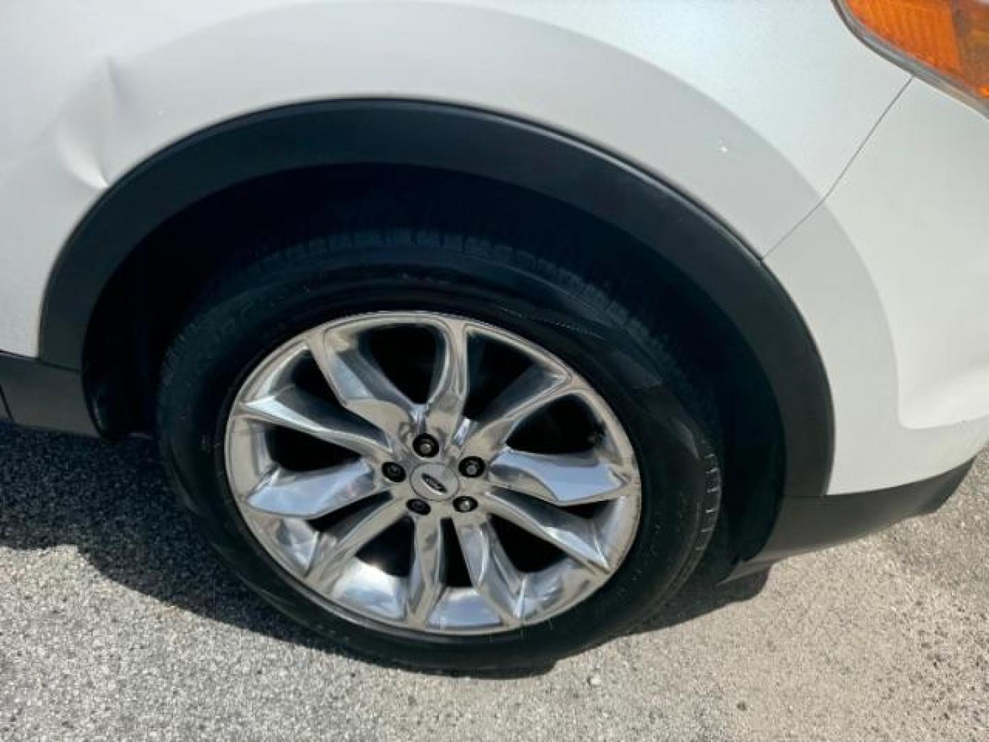 2014 White Ford Explorer Limited FWD (1FM5K7F82EG) with an 3.5L V6 DOHC 24V engine, 6-Speed Automatic transmission, located at 1806 Veterans Memorial Hwy SW, Austell, GA, 30168, (770) 944-9558, 33.817959, -84.606987 - Photo#24