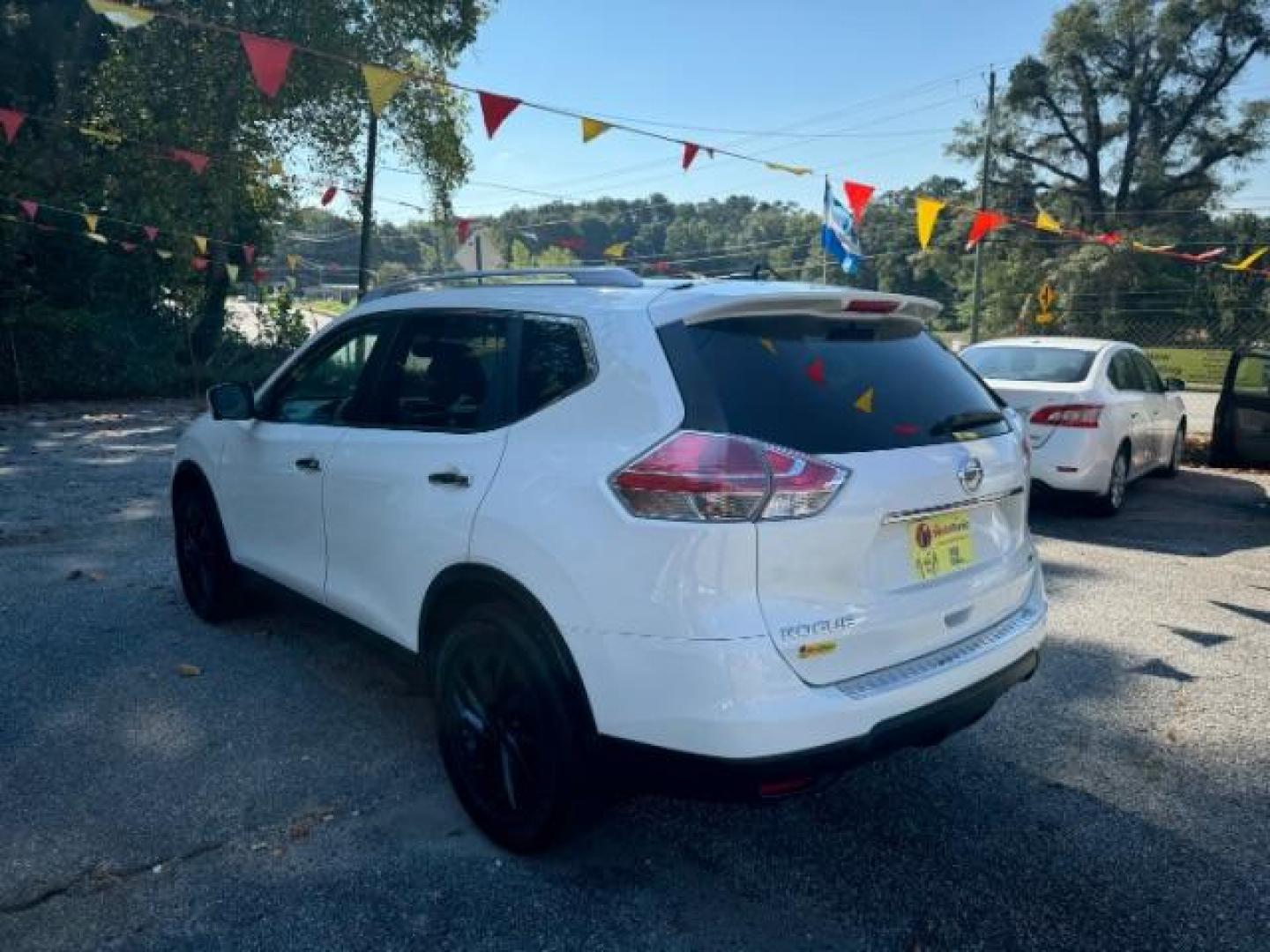 2015 WHITE Nissan Rogue S 2WD (5N1AT2MT4FC) with an 2.5L L4 DOHC 16V engine, Continuously Variable Transmission transmission, located at 1806 Veterans Memorial Hwy SW, Austell, GA, 30168, (770) 944-9558, 33.817959, -84.606987 - Photo#5