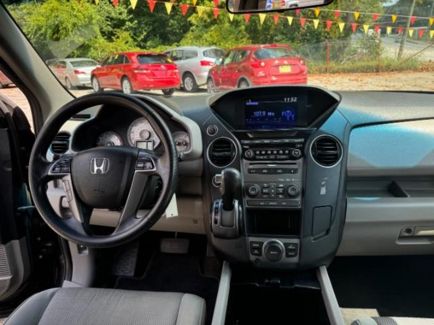 2015 Black Honda Pilot SE 4WD (5FNYF4H32FB) with an 3.5L V6 SOHC 24V engine, 5-Speed Automatic transmission, located at 1806 Veterans Memorial Hwy SW, Austell, GA, 30168, (770) 944-9558, 33.817959, -84.606987 - Photo#11