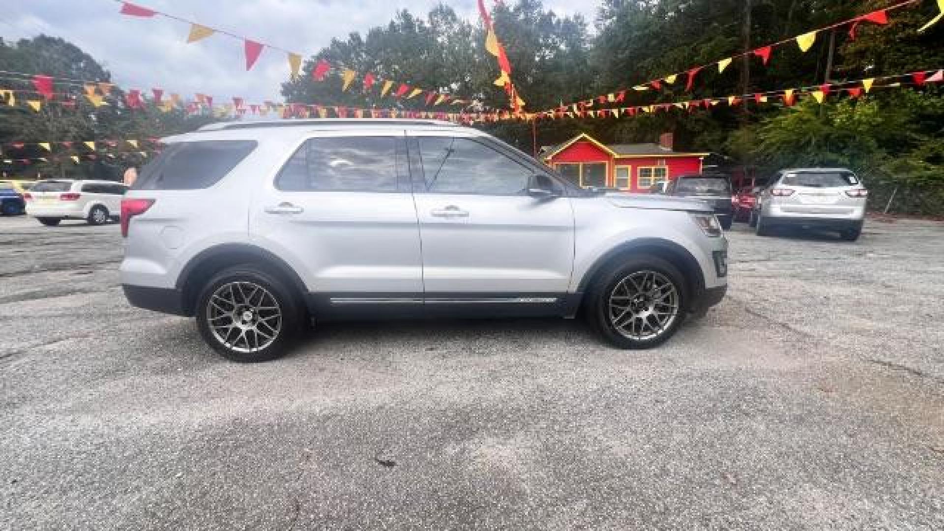 2016 SILVER Ford Explorer XLT FWD (1FM5K7D87GG) with an 3.5L V6 DOHC 24V engine, 6-Speed Automatic transmission, located at 1806 Veterans Memorial Hwy SW, Austell, GA, 30168, (770) 944-9558, 33.817959, -84.606987 - Photo#4