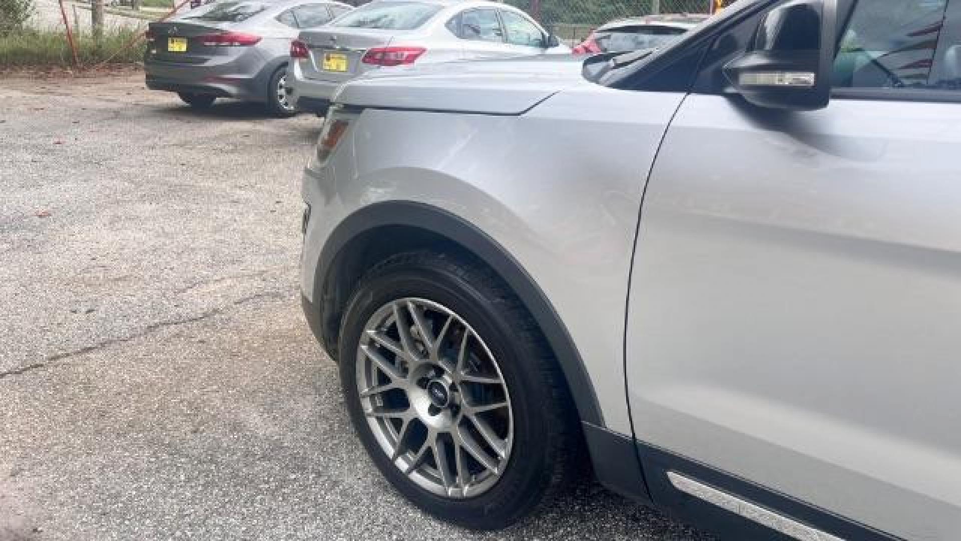 2016 SILVER Ford Explorer XLT FWD (1FM5K7D87GG) with an 3.5L V6 DOHC 24V engine, 6-Speed Automatic transmission, located at 1806 Veterans Memorial Hwy SW, Austell, GA, 30168, (770) 944-9558, 33.817959, -84.606987 - Photo#6