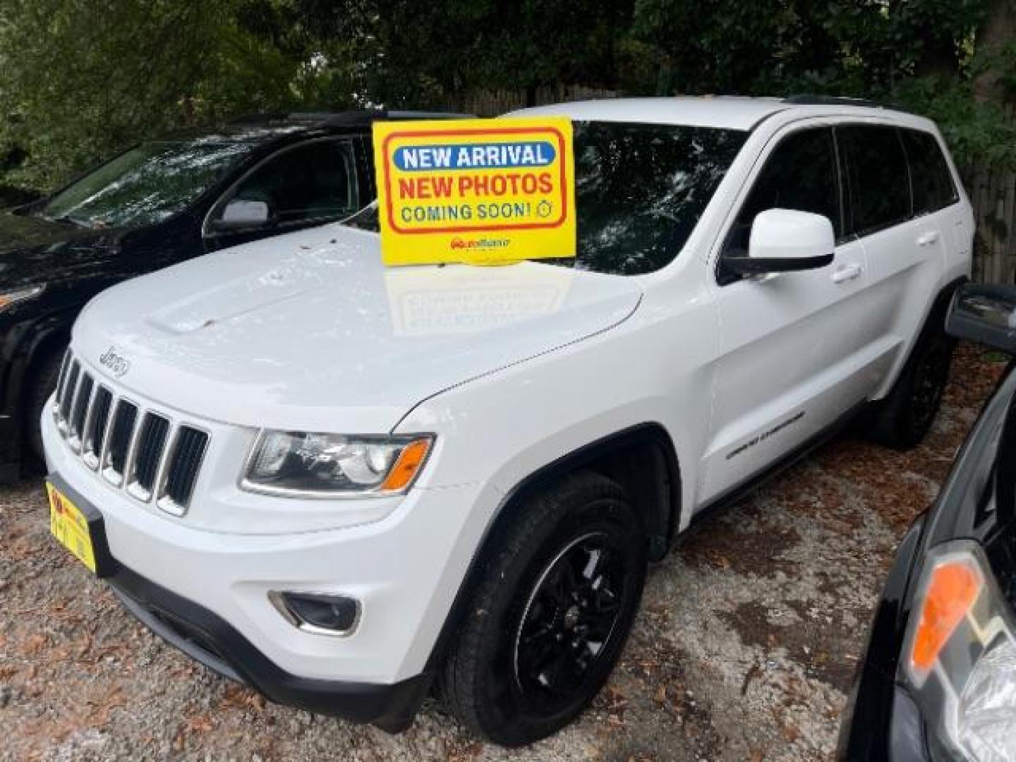 2016 White Jeep Grand Cherokee Laredo 4WD (1C4RJFAG7GC) with an 3.6L V6 DOHC 24V engine, 8-Speed Automatic transmission, located at 1806 Veterans Memorial Hwy SW, Austell, GA, 30168, (770) 944-9558, 33.817959, -84.606987 - Photo#0