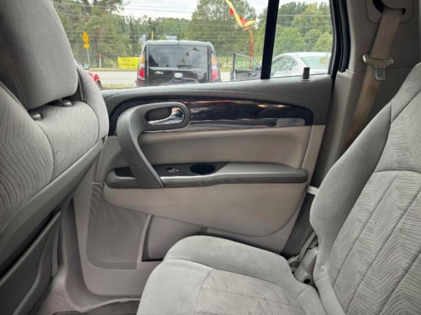 2015 Silver Buick Enclave Convenience FWD (5GAKRAKD5FJ) with an 3.6L V6 DOHC 24V engine, 6-Speed Automatic Overdrive transmission, located at 1806 Veterans Memorial Hwy SW, Austell, GA, 30168, (770) 944-9558, 33.817959, -84.606987 - Photo#13