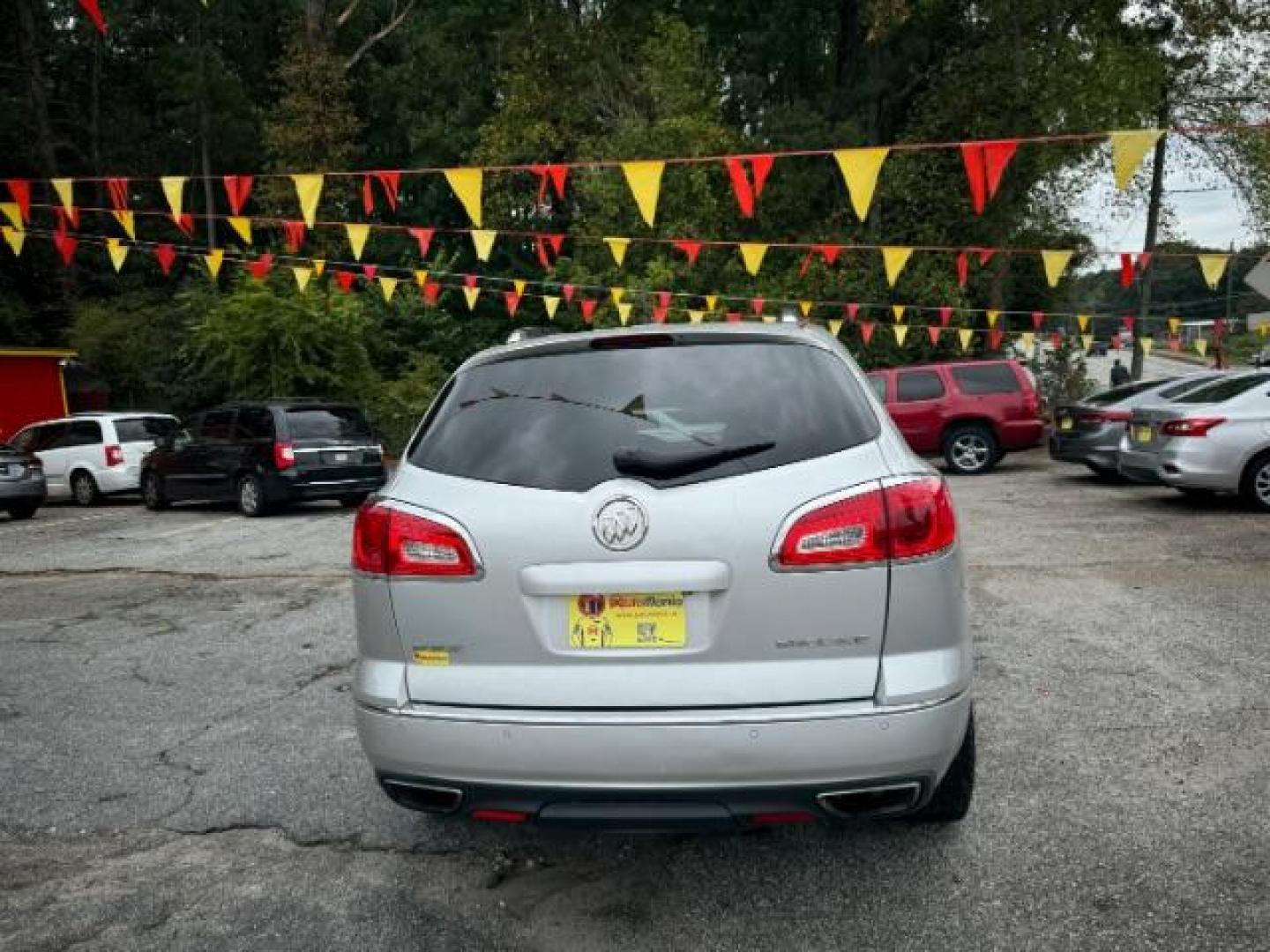 2015 Silver Buick Enclave Convenience FWD (5GAKRAKD5FJ) with an 3.6L V6 DOHC 24V engine, 6-Speed Automatic Overdrive transmission, located at 1806 Veterans Memorial Hwy SW, Austell, GA, 30168, (770) 944-9558, 33.817959, -84.606987 - Photo#4