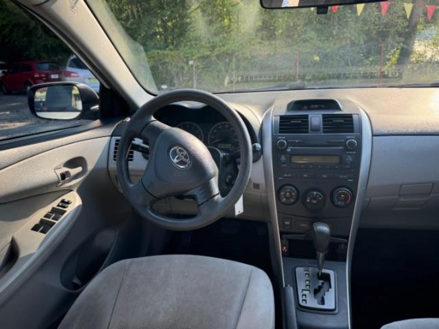 2012 White Toyota Camry SE (4T1BF1FK7CU) with an 2.5L L4 DOHC 16V engine, 6-Speed Automatic transmission, located at 1806 Veterans Memorial Hwy SW, Austell, GA, 30168, (770) 944-9558, 33.817959, -84.606987 - Photo#12