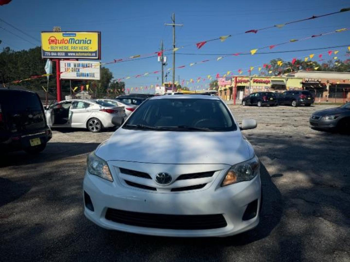 2012 White Toyota Camry SE (4T1BF1FK7CU) with an 2.5L L4 DOHC 16V engine, 6-Speed Automatic transmission, located at 1806 Veterans Memorial Hwy SW, Austell, GA, 30168, (770) 944-9558, 33.817959, -84.606987 - Photo#1