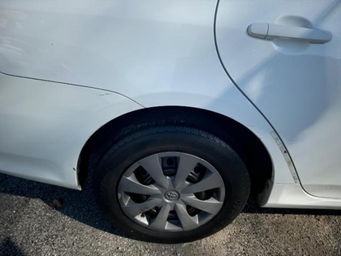 2012 White Toyota Camry SE (4T1BF1FK7CU) with an 2.5L L4 DOHC 16V engine, 6-Speed Automatic transmission, located at 1806 Veterans Memorial Hwy SW, Austell, GA, 30168, (770) 944-9558, 33.817959, -84.606987 - Photo#19