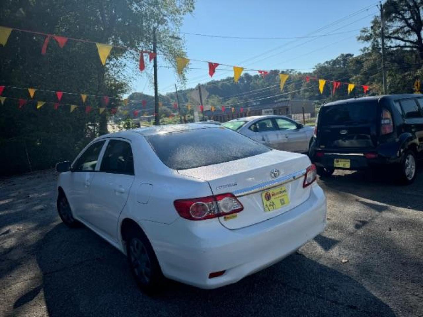 2012 White Toyota Camry SE (4T1BF1FK7CU) with an 2.5L L4 DOHC 16V engine, 6-Speed Automatic transmission, located at 1806 Veterans Memorial Hwy SW, Austell, GA, 30168, (770) 944-9558, 33.817959, -84.606987 - Photo#5