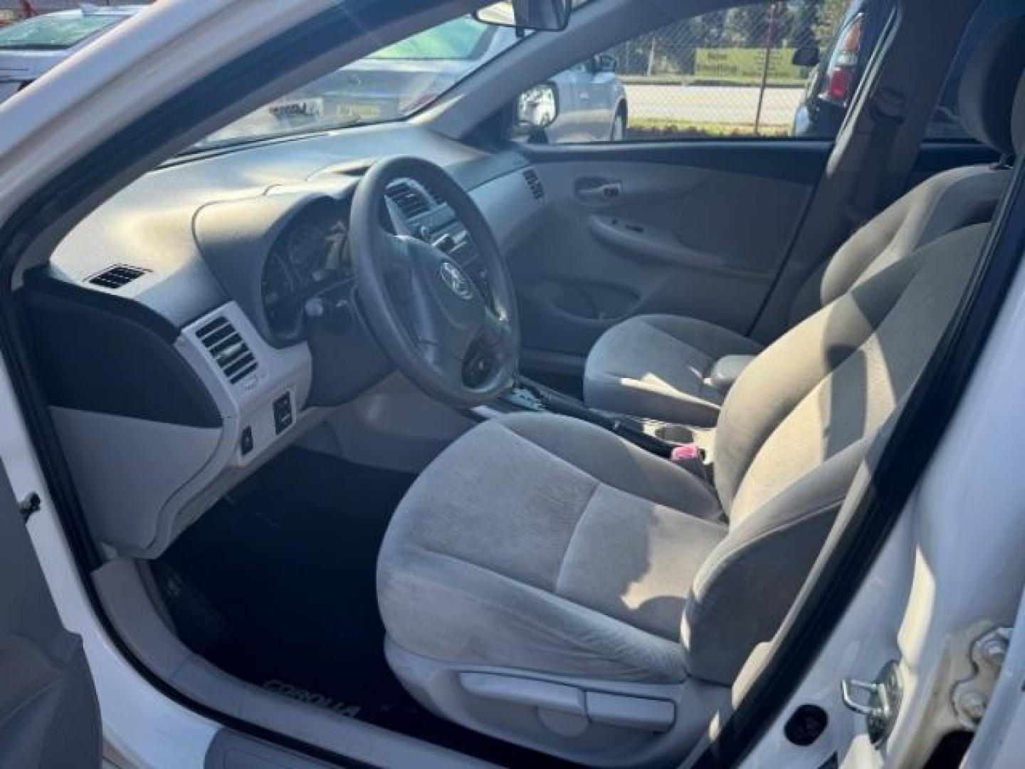 2012 White Toyota Camry SE (4T1BF1FK7CU) with an 2.5L L4 DOHC 16V engine, 6-Speed Automatic transmission, located at 1806 Veterans Memorial Hwy SW, Austell, GA, 30168, (770) 944-9558, 33.817959, -84.606987 - Photo#6