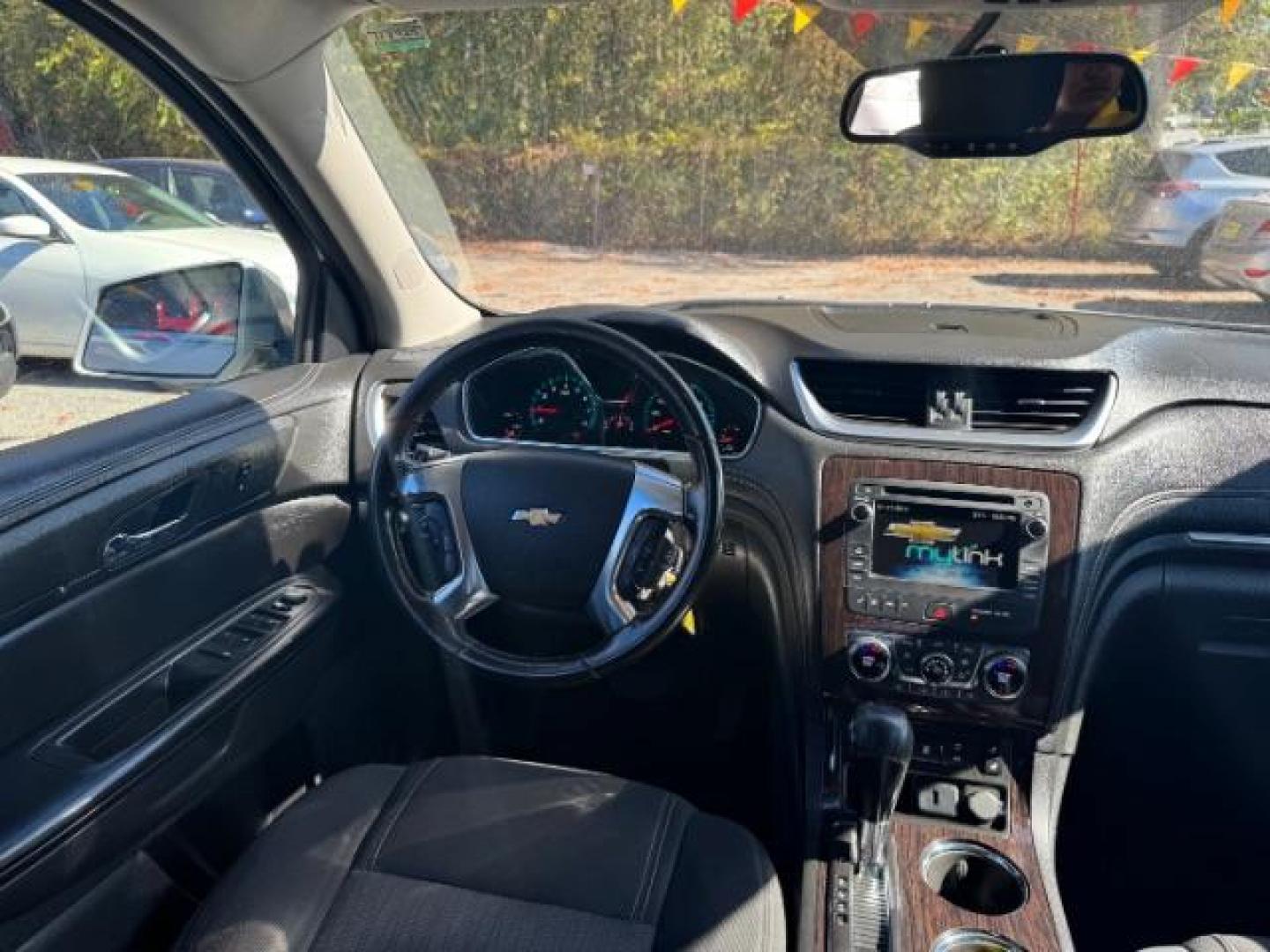 2016 Silver Chevrolet Traverse 2LT AWD (1GNKVHKD5GJ) with an 3.6L V6 DOHC 24V engine, 6-Speed Automatic transmission, located at 1806 Veterans Memorial Hwy SW, Austell, GA, 30168, (770) 944-9558, 33.817959, -84.606987 - Photo#12