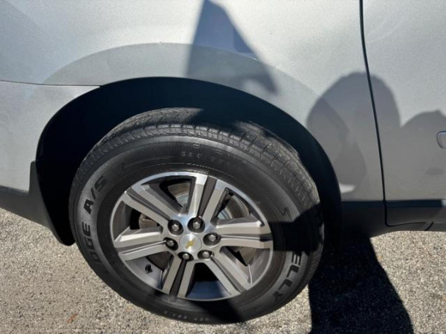 2016 Silver Chevrolet Traverse 2LT AWD (1GNKVHKD5GJ) with an 3.6L V6 DOHC 24V engine, 6-Speed Automatic transmission, located at 1806 Veterans Memorial Hwy SW, Austell, GA, 30168, (770) 944-9558, 33.817959, -84.606987 - Photo#23