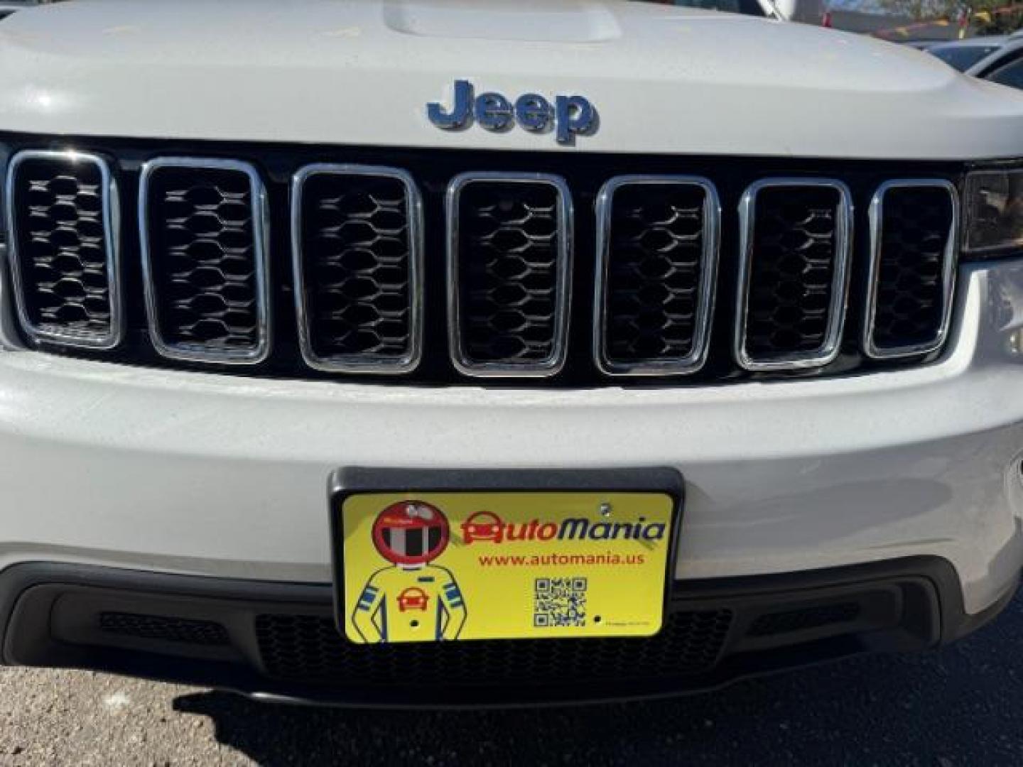 2017 White Jeep Grand Cherokee Laredo 4WD (1C4RJFAG0HC) with an 3.6L V6 DOHC 24V engine, 8-Speed Automatic transmission, located at 1806 Veterans Memorial Hwy SW, Austell, GA, 30168, (770) 944-9558, 33.817959, -84.606987 - Photo#18