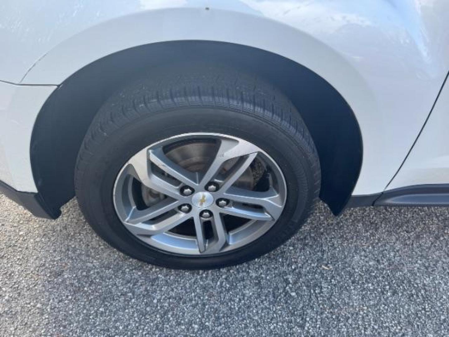 2016 White Chevrolet Equinox LTZ 2WD (2GNALDEKXG1) with an 2.4L L4 DOHC 16V FFV engine, 6-Speed Automatic transmission, located at 1806 Veterans Memorial Hwy SW, Austell, GA, 30168, (770) 944-9558, 33.817959, -84.606987 - Photo#20