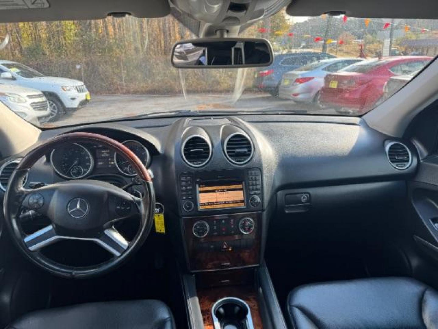 2010 Gray Mercedes-Benz M-Class ML350 (4JGBB5GB4AA) with an 3.5L V6 DOHC 24V engine, 7-Speed Automatic Overdrive transmission, located at 1806 Veterans Memorial Hwy SW, Austell, GA, 30168, (770) 944-9558, 33.817959, -84.606987 - Photo#10