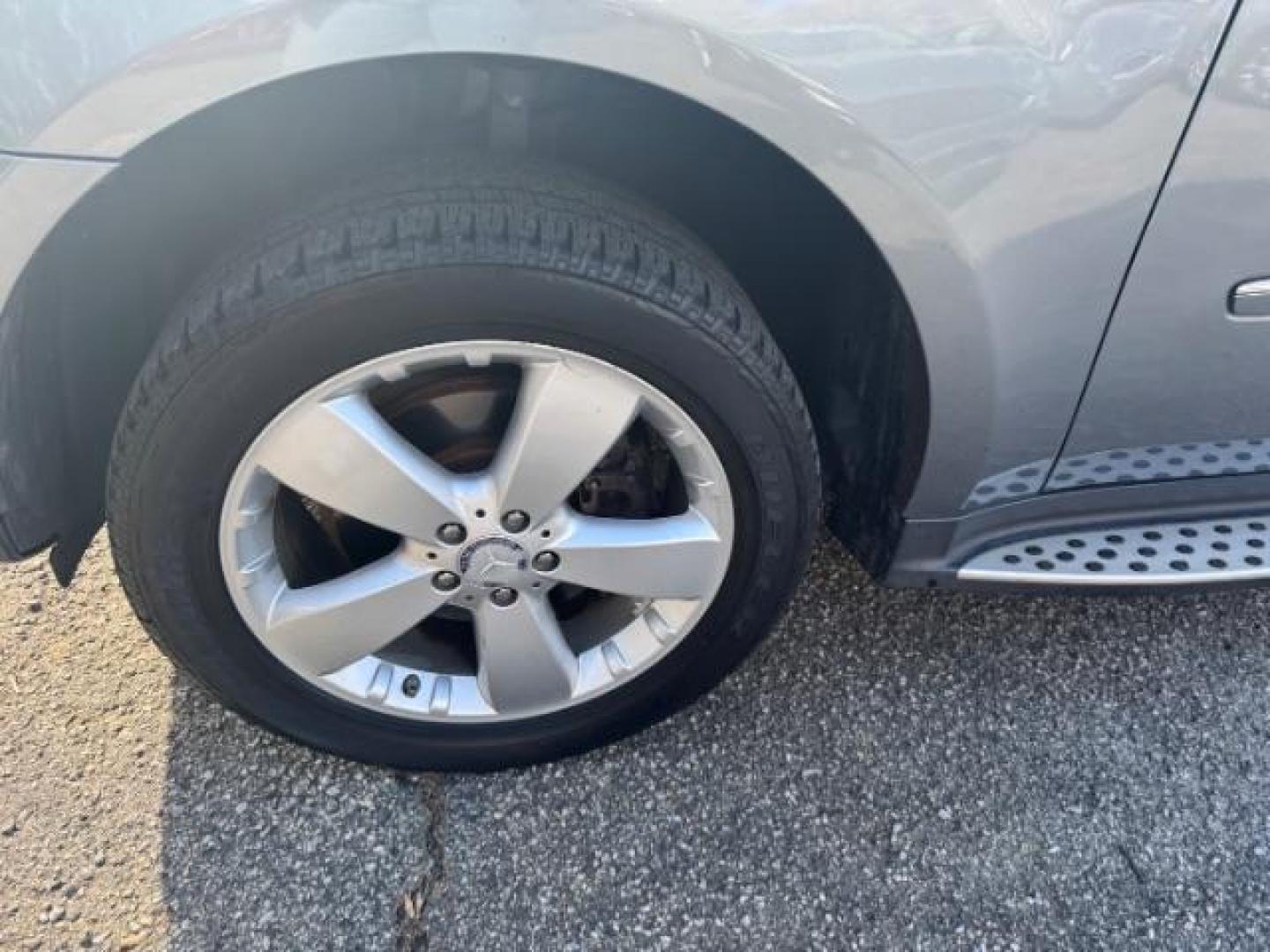 2010 Gray Mercedes-Benz M-Class ML350 (4JGBB5GB4AA) with an 3.5L V6 DOHC 24V engine, 7-Speed Automatic Overdrive transmission, located at 1806 Veterans Memorial Hwy SW, Austell, GA, 30168, (770) 944-9558, 33.817959, -84.606987 - Photo#18