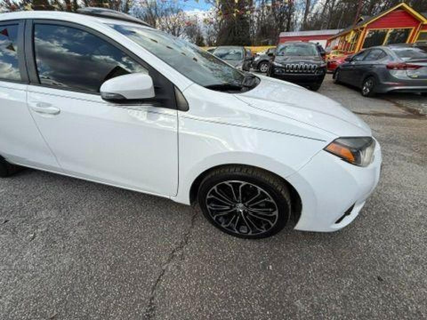 2014 White Toyota Corolla LE CVT (2T1BURHE1EC) with an 1.8L L4 DOHC 16V engine, Continuously Variable Transmission transmission, located at 1806 Veterans Memorial Hwy SW, Austell, GA, 30168, (770) 944-9558, 33.817959, -84.606987 - Photo#10