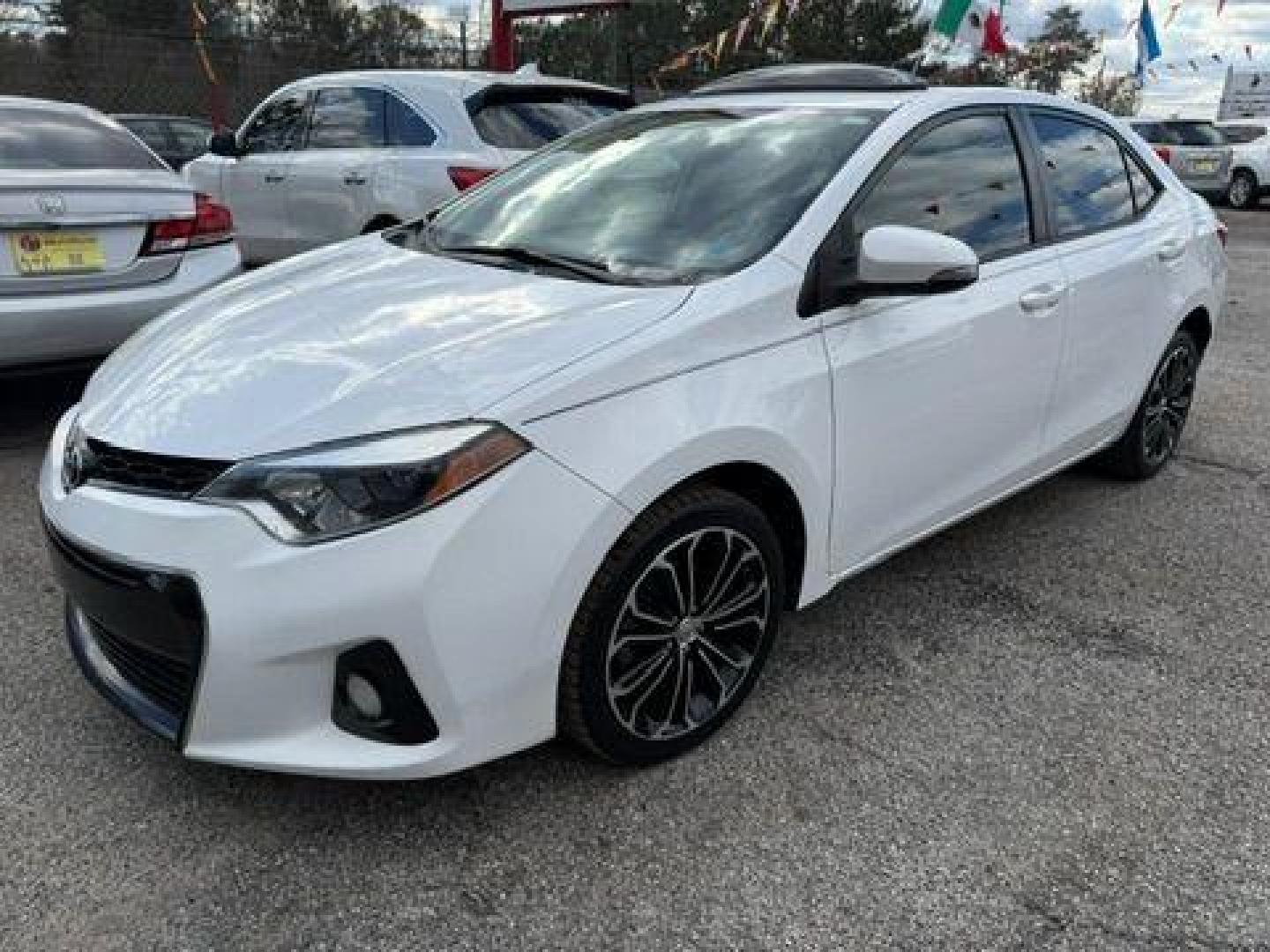 2014 White Toyota Corolla LE CVT (2T1BURHE1EC) with an 1.8L L4 DOHC 16V engine, Continuously Variable Transmission transmission, located at 1806 Veterans Memorial Hwy SW, Austell, GA, 30168, (770) 944-9558, 33.817959, -84.606987 - Photo#0