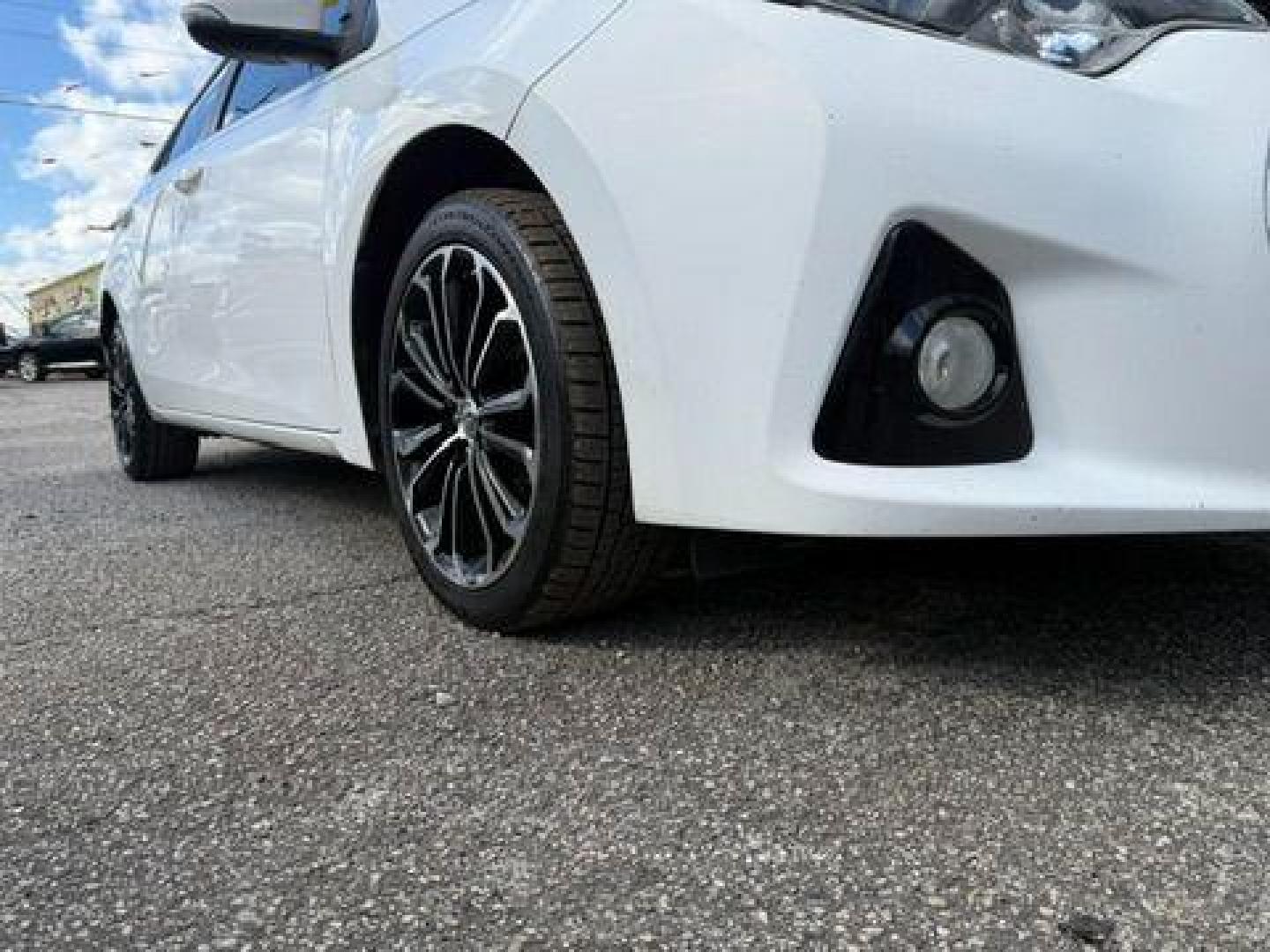 2014 White Toyota Corolla LE CVT (2T1BURHE1EC) with an 1.8L L4 DOHC 16V engine, Continuously Variable Transmission transmission, located at 1806 Veterans Memorial Hwy SW, Austell, GA, 30168, (770) 944-9558, 33.817959, -84.606987 - Photo#19