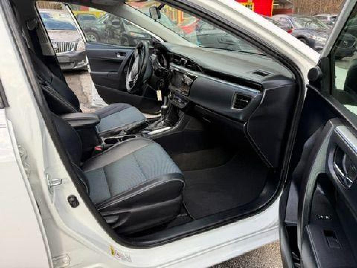 2014 White Toyota Corolla LE CVT (2T1BURHE1EC) with an 1.8L L4 DOHC 16V engine, Continuously Variable Transmission transmission, located at 1806 Veterans Memorial Hwy SW, Austell, GA, 30168, (770) 944-9558, 33.817959, -84.606987 - Photo#25