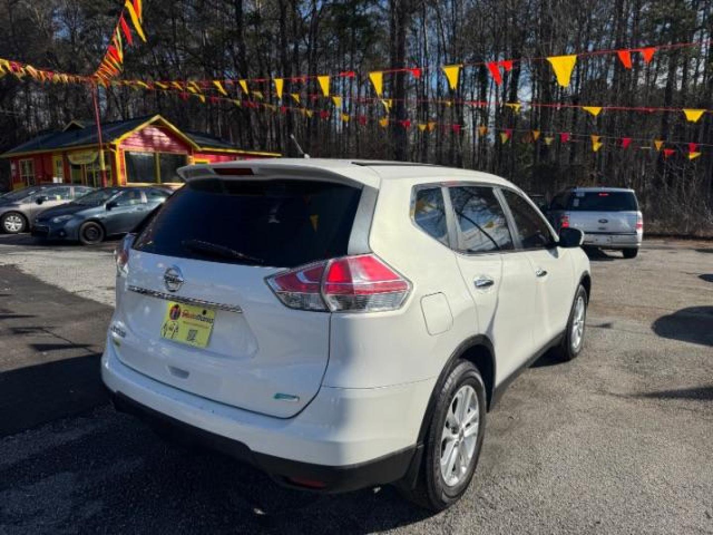 2014 White Nissan Rogue S 2WD (5N1AT2MT1EC) with an 2.5L L4 DOHC 16V engine, Continuously Variable Transmission transmission, located at 1806 Veterans Memorial Hwy SW, Austell, GA, 30168, (770) 944-9558, 33.817959, -84.606987 - Photo#3