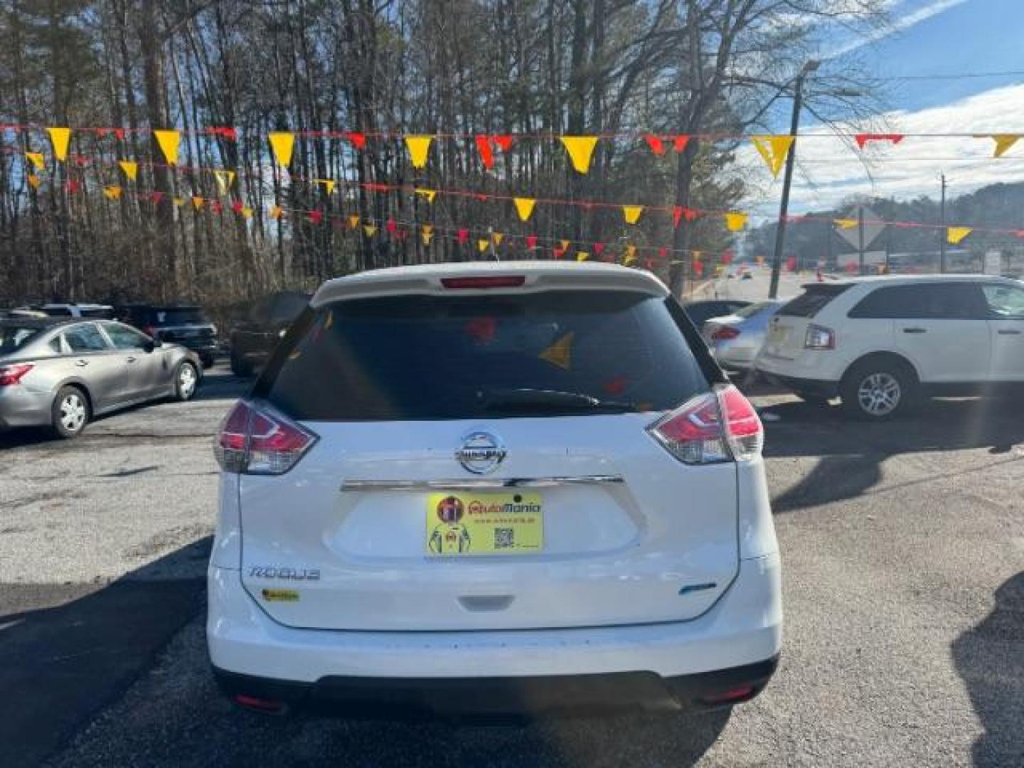 2014 White Nissan Rogue S 2WD (5N1AT2MT1EC) with an 2.5L L4 DOHC 16V engine, Continuously Variable Transmission transmission, located at 1806 Veterans Memorial Hwy SW, Austell, GA, 30168, (770) 944-9558, 33.817959, -84.606987 - Photo#4