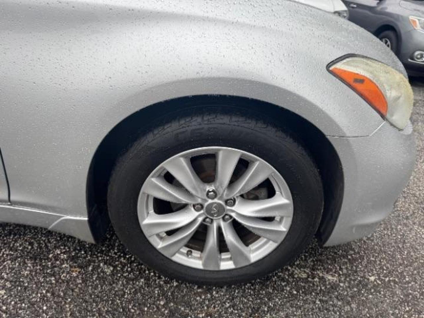 2011 Silver Infiniti M M37 (JN1BY1AP7BM) with an 3.7L V6 DOHC 24V engine, 7-Speed Automatic transmission, located at 1806 Veterans Memorial Hwy SW, Austell, GA, 30168, (770) 944-9558, 33.817959, -84.606987 - Photo#15