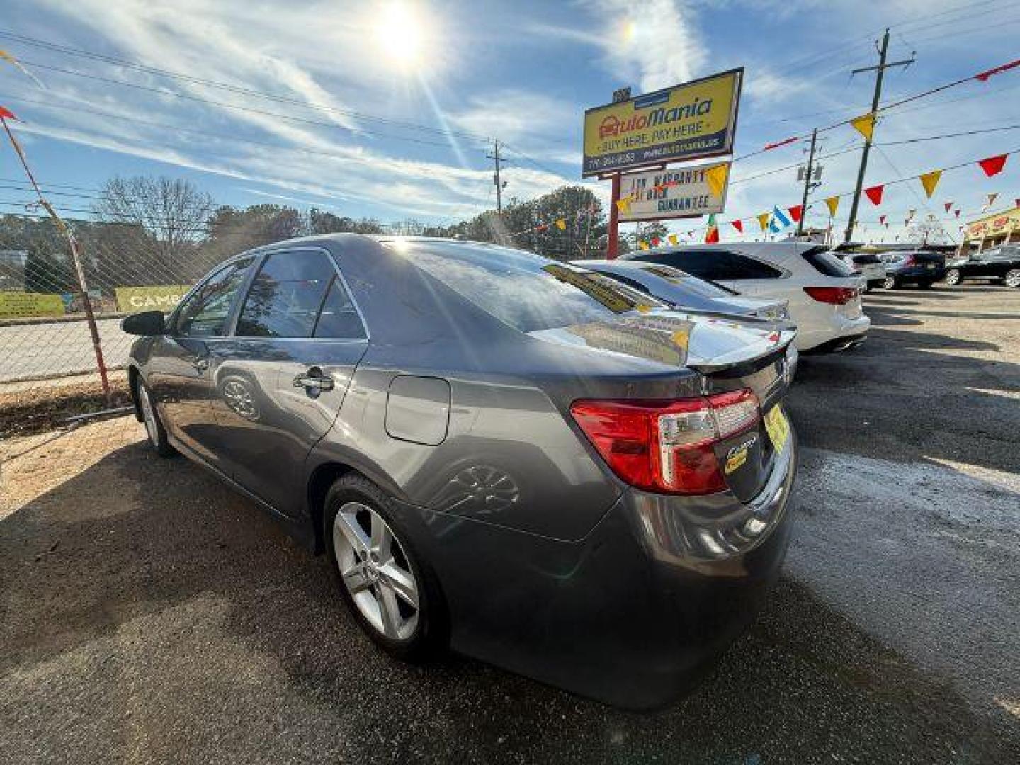 2013 Gray Toyota Camry SE (4T1BF1FK5DU) with an 2.5L L4 DOHC 16V engine, 6-Speed Automatic transmission, located at 1806 Veterans Memorial Hwy SW, Austell, GA, 30168, (770) 944-9558, 33.817959, -84.606987 - Photo#2